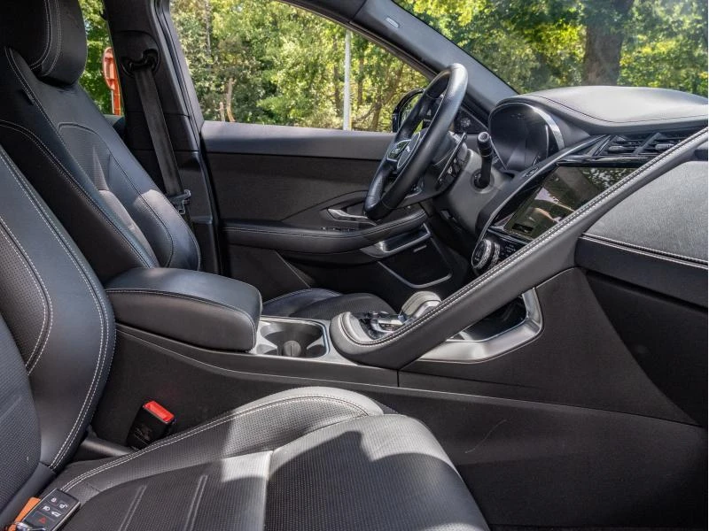 Jaguar-E-PACE-image-24