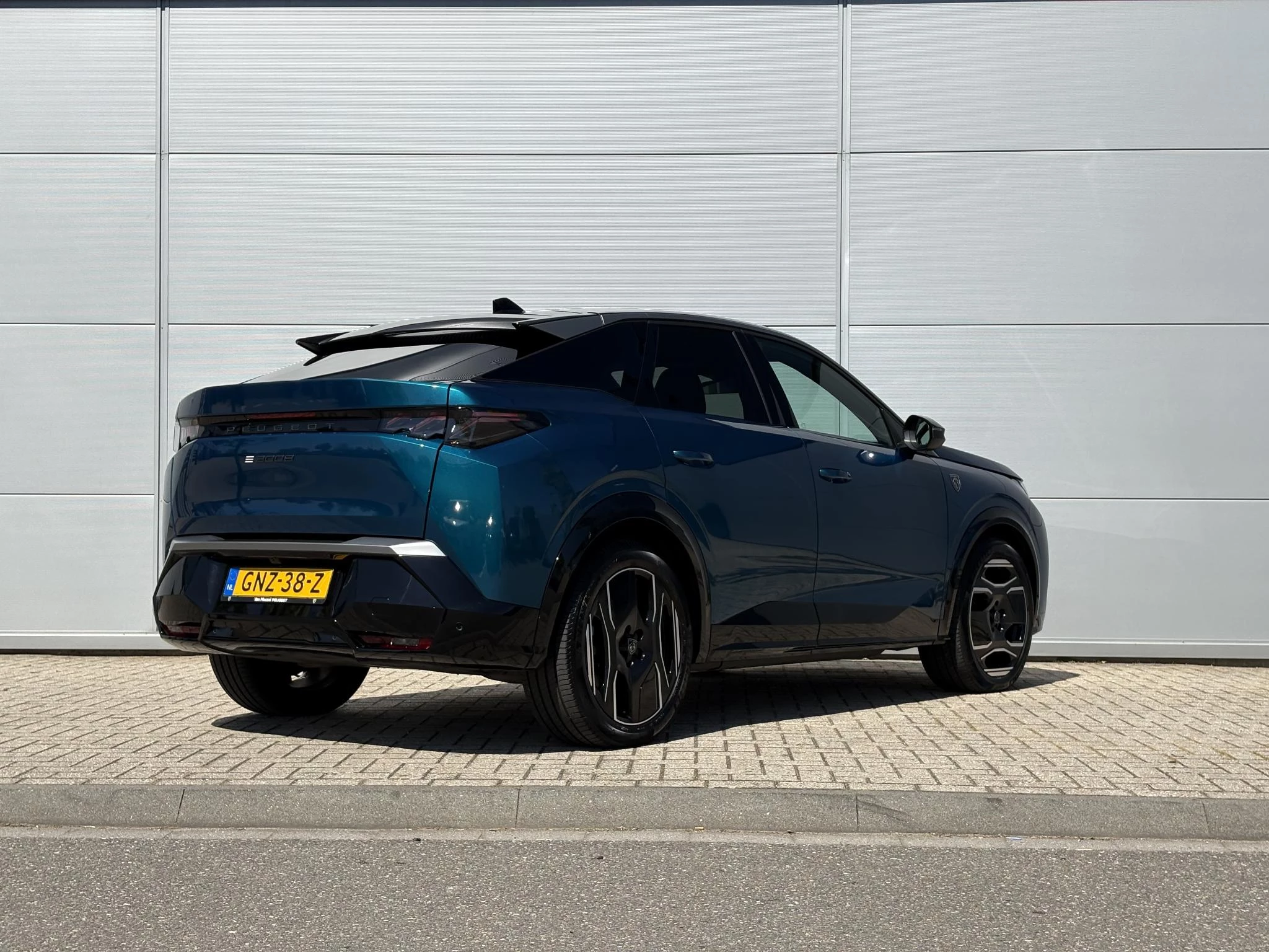 Peugeot-e-3008-image-6