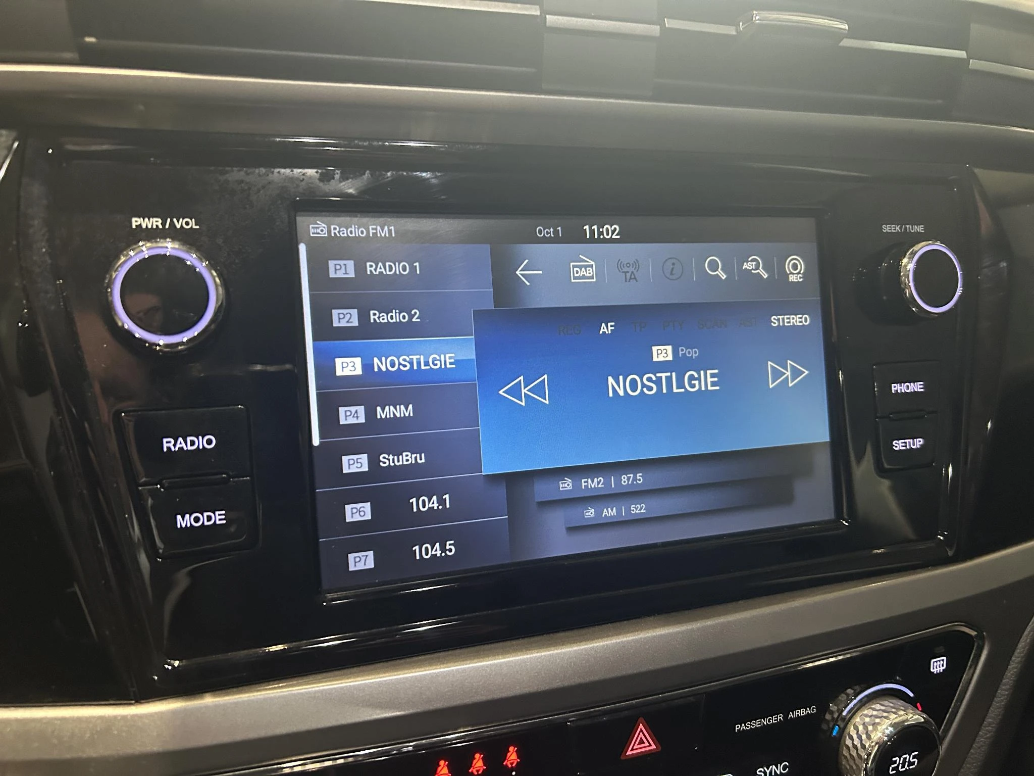 Mercedes-Benz-GLC-image-23