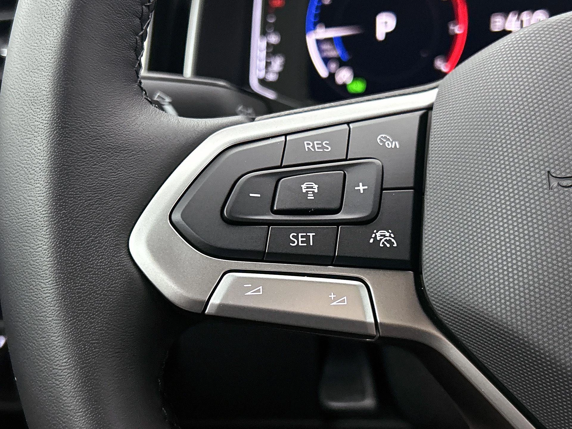 Volkswagen-Polo-image-5
