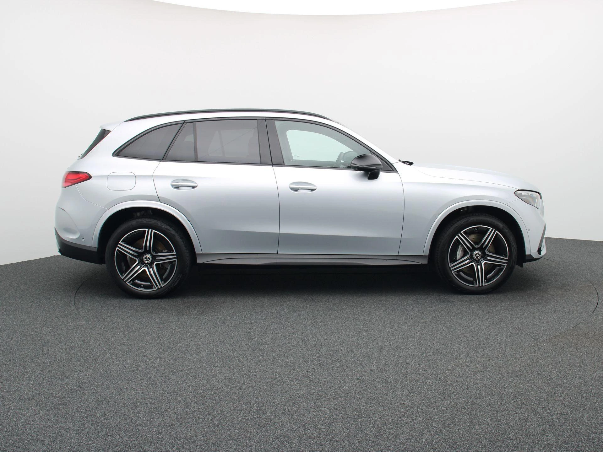 Mercedes-Benz-GLC-image-5