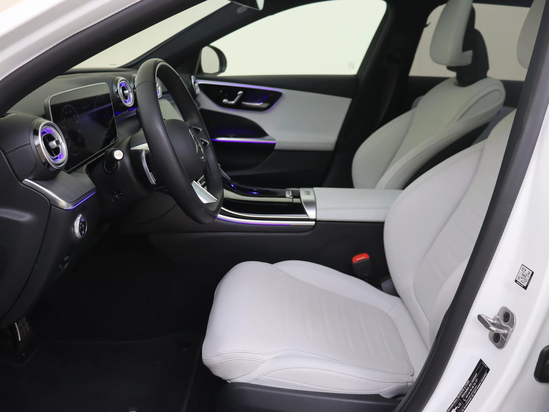 Mercedes-Benz-C-Klasse-image-14
