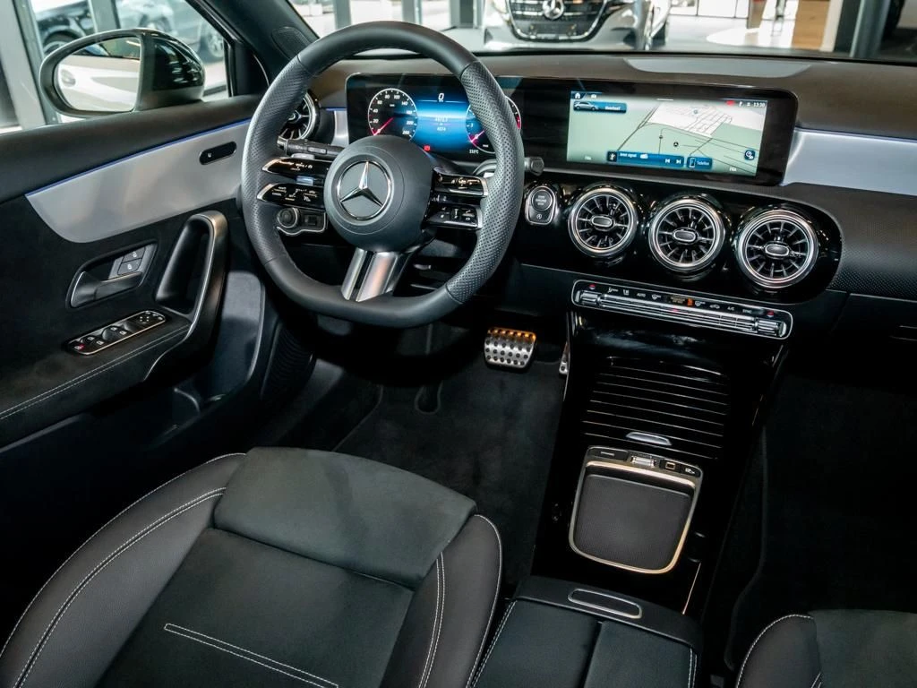 Mercedes-Benz-A-Klasse 200-image-8