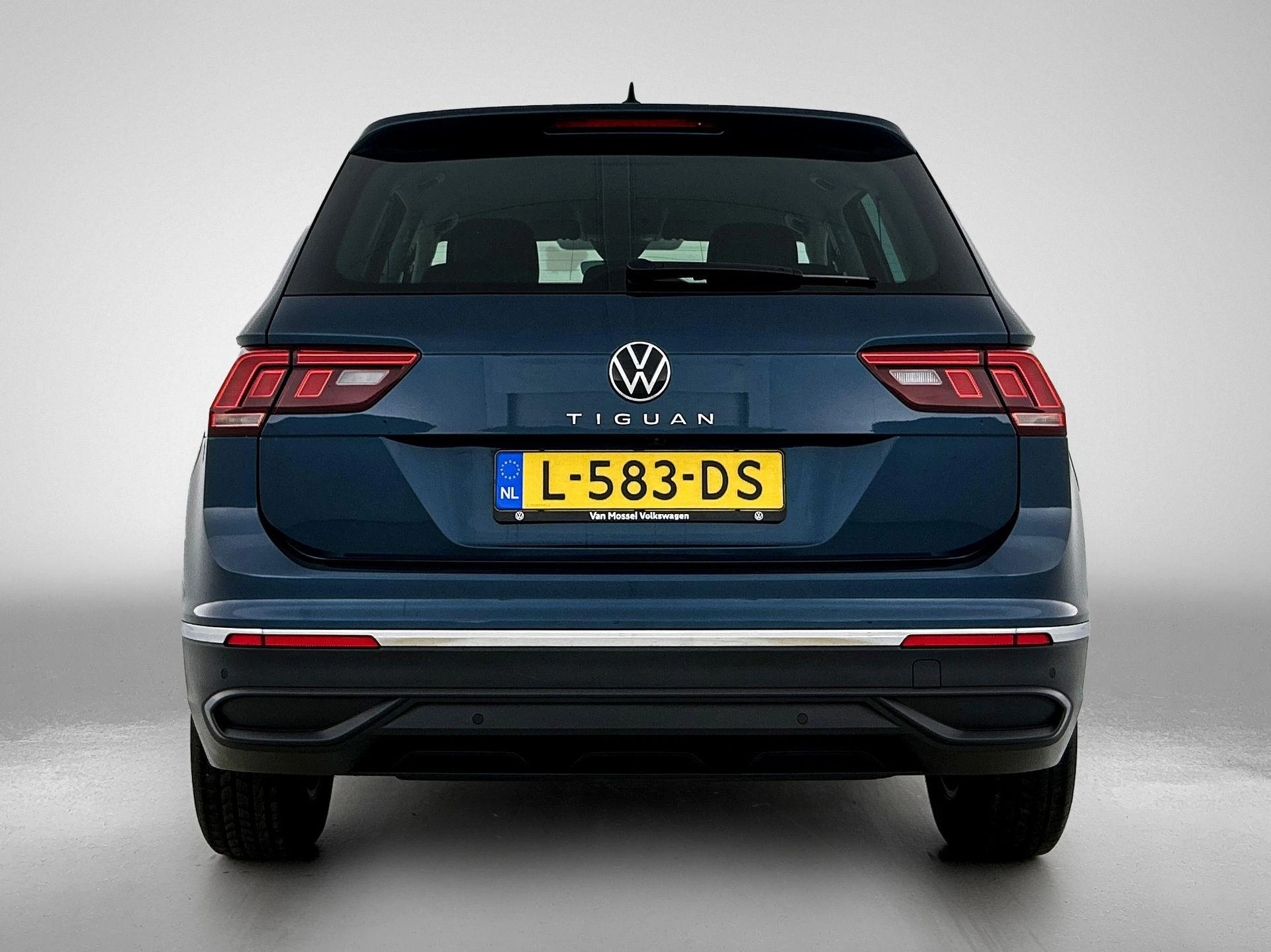 Volkswagen-Tiguan-image-2