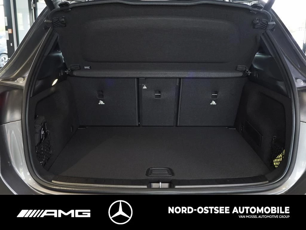 Mercedes-Benz GLA 180 AMG NIGHT PANO MULTIBEAM 19-ZOLL AMG Line