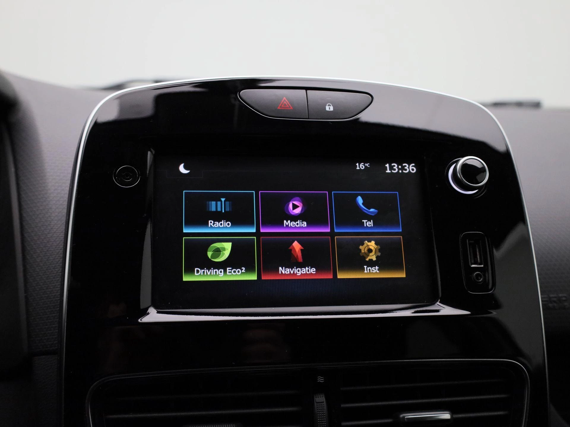 Renault-Clio-image-15