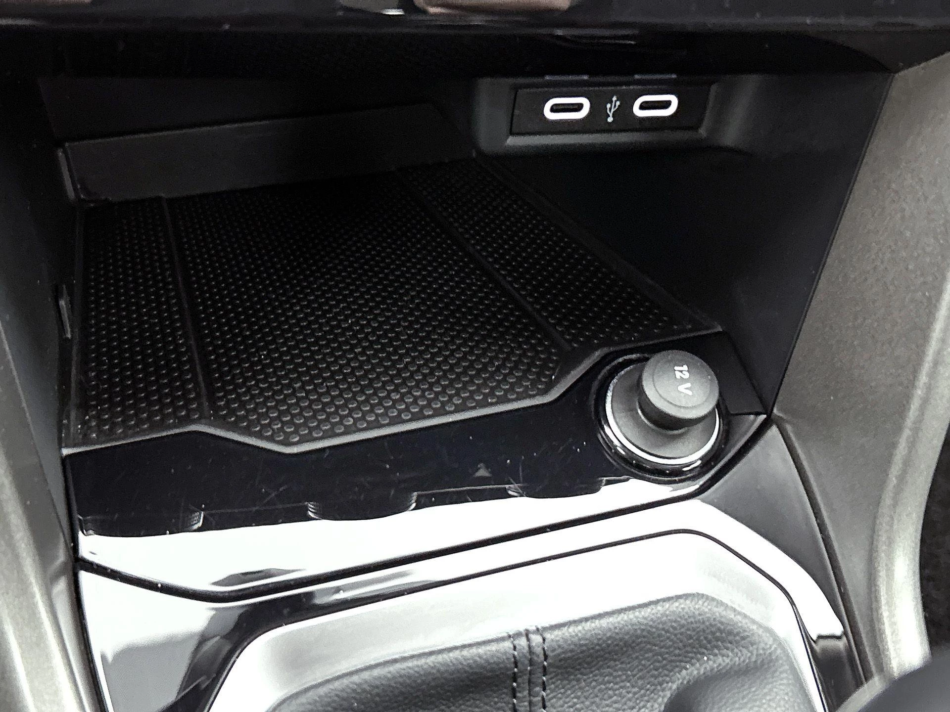 Volkswagen-T-Roc-image-27