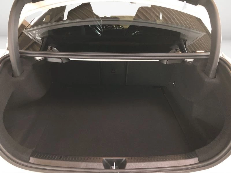 Mercedes-Benz-A-Klasse-image-9