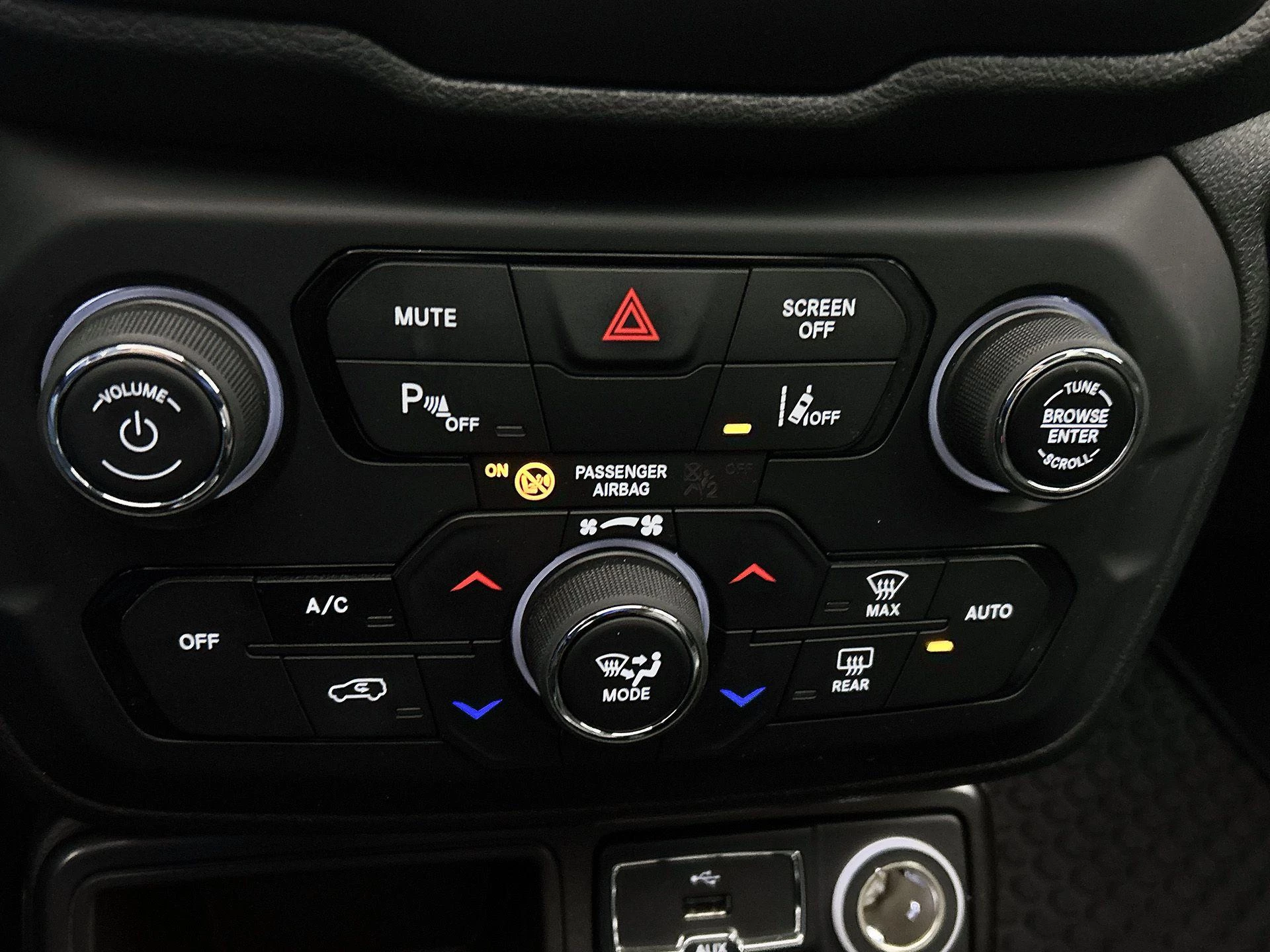 Jeep-Renegade-image-17