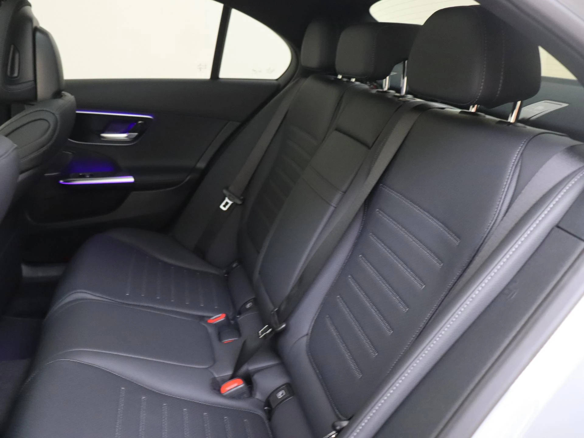 Mercedes-Benz-C-Klasse-image-15
