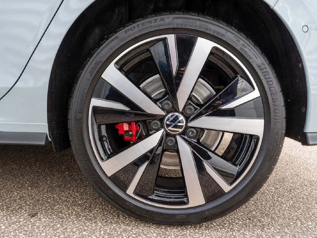 Volkswagen-Golf-image-15