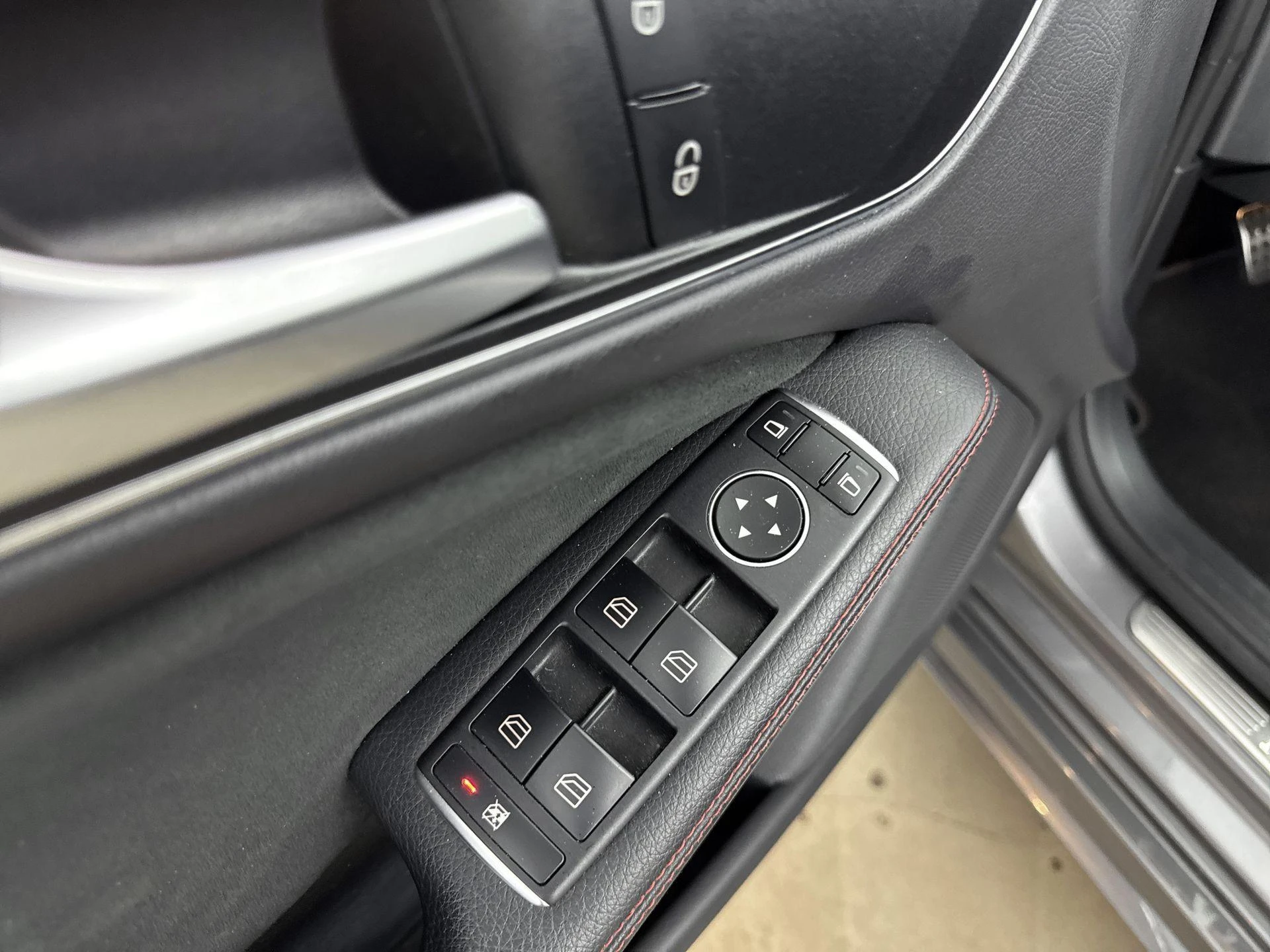 Mercedes-Benz-CLA-image-14