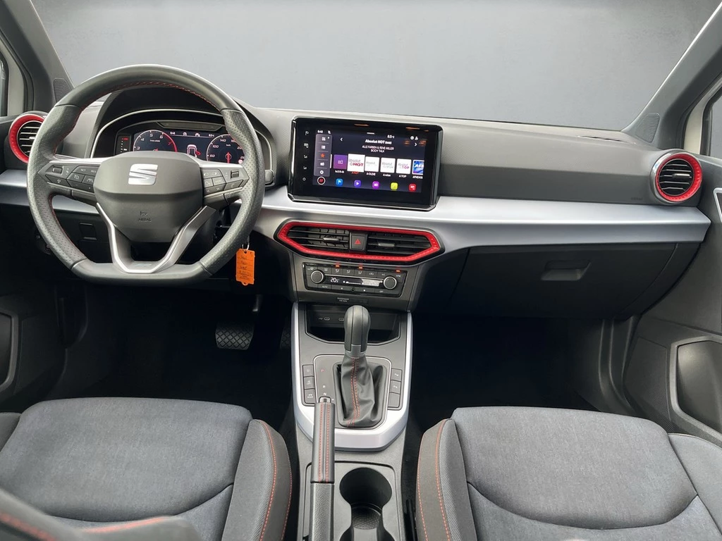 SEAT-Arona-image-7