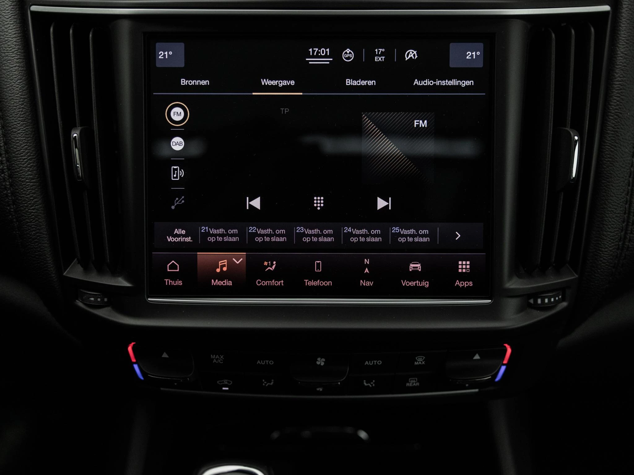 Maserati-Levante-image-46