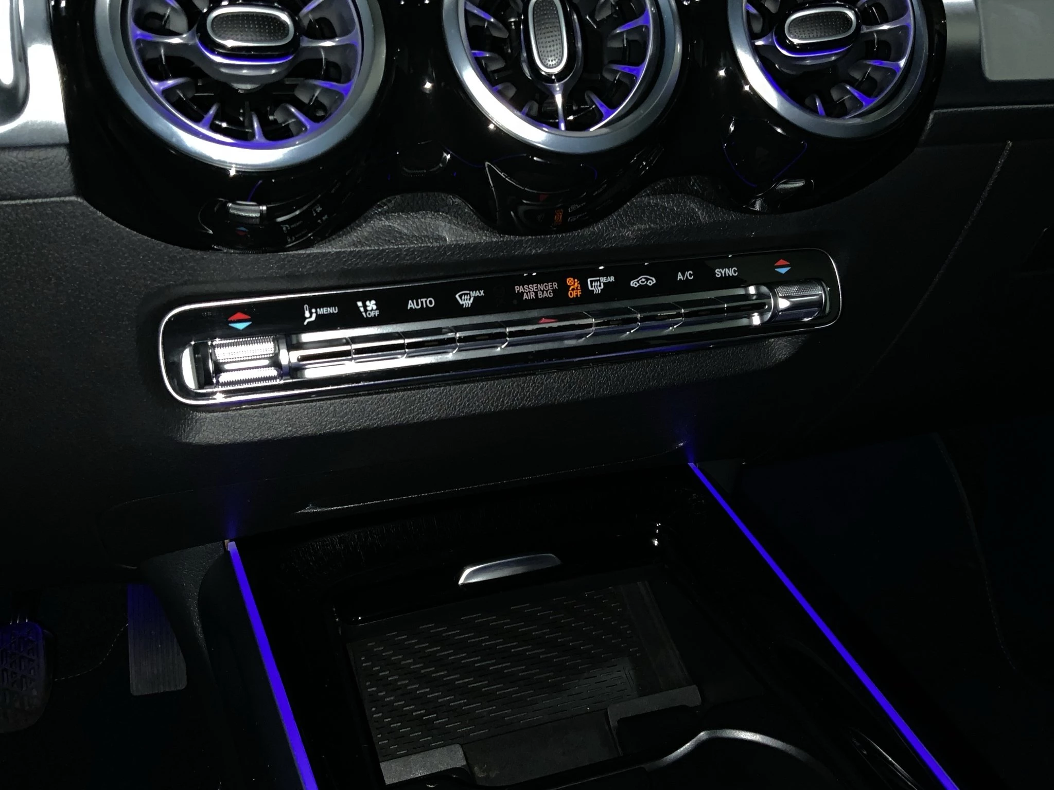 Mercedes-Benz GLB 200 Progressive | ACC