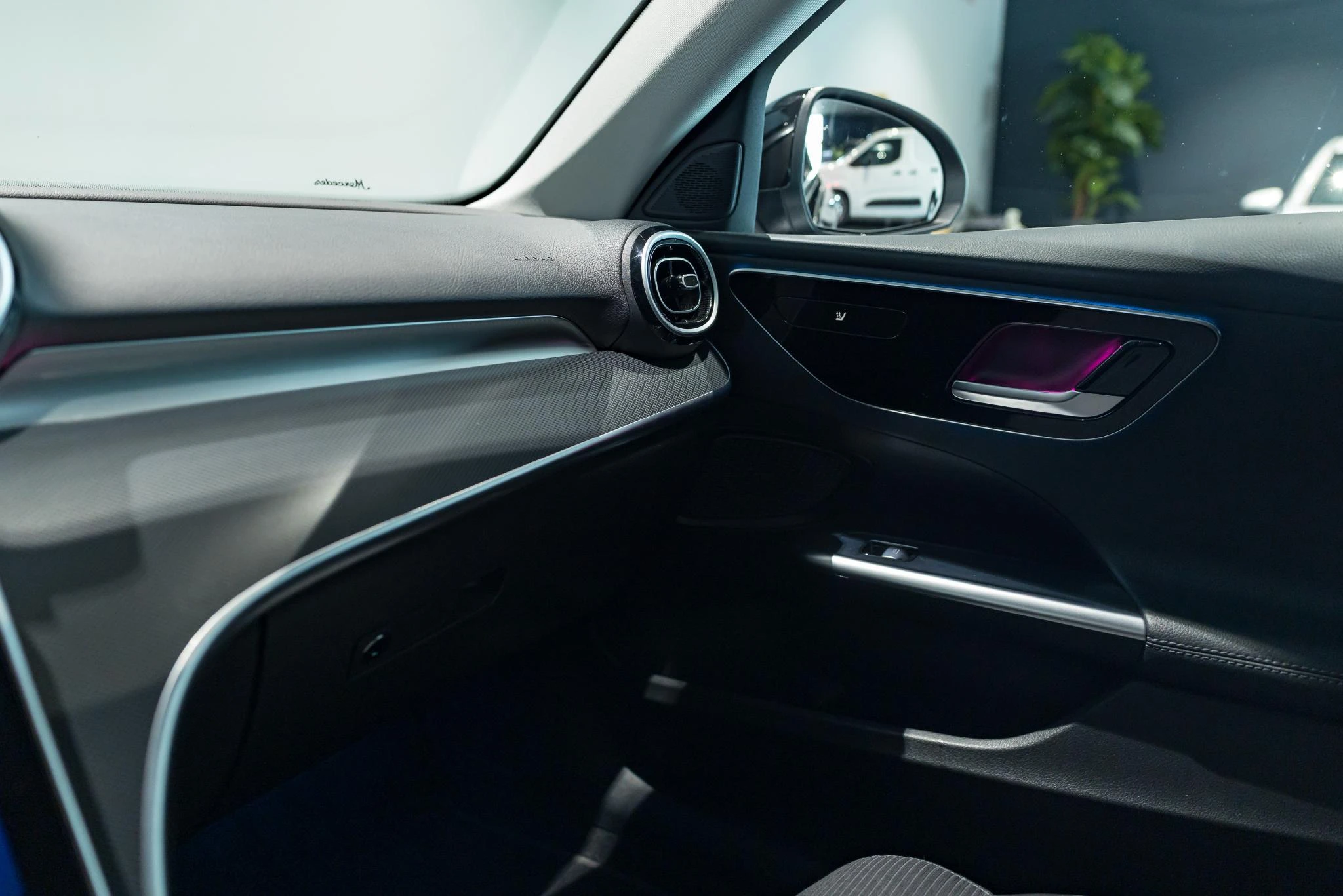Mercedes-Benz-C-Klasse-image-35