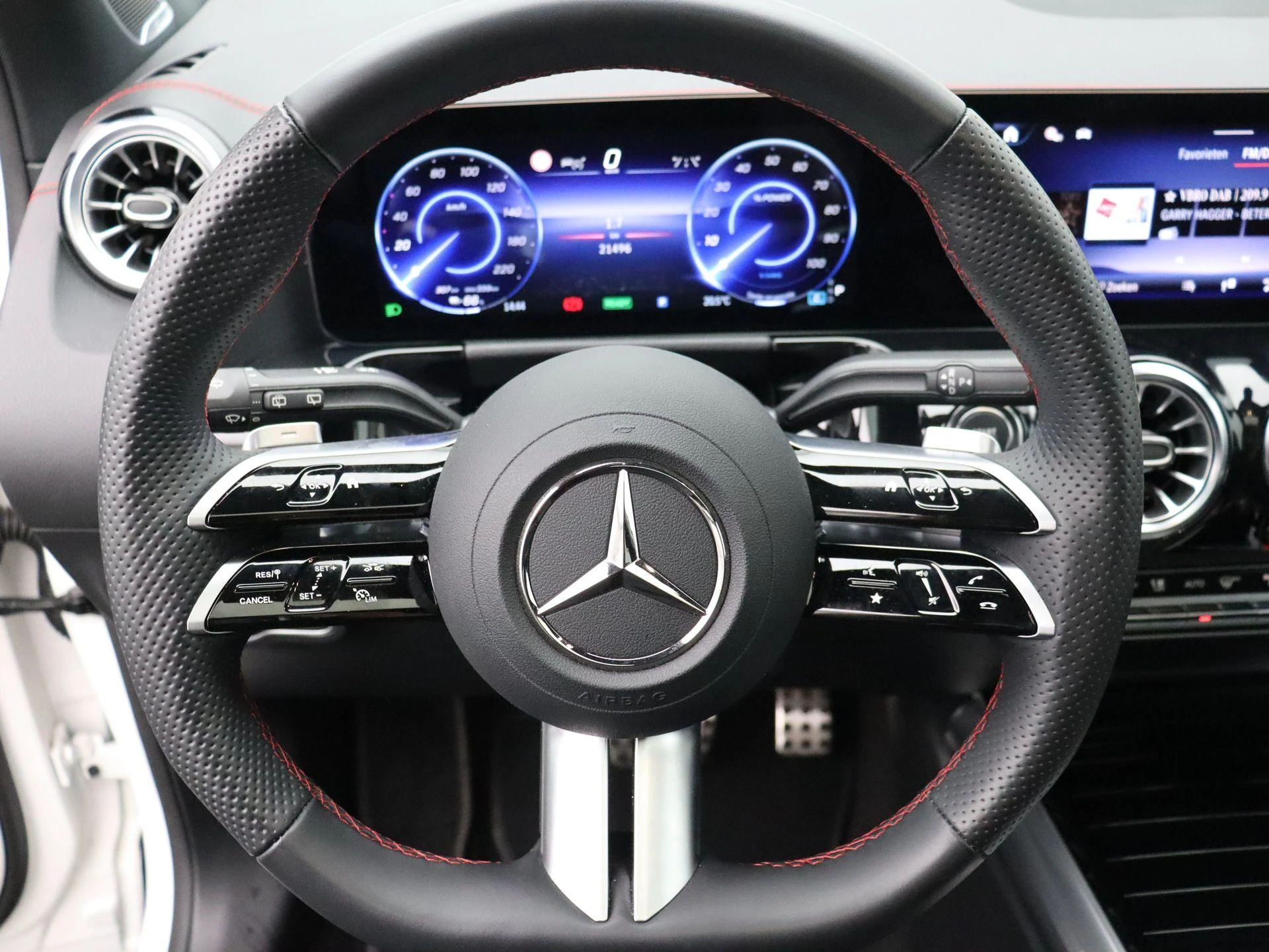 Mercedes-Benz EQA 250+ Star Edition + PANO + TREKHAAK + BURMESTER + HEAD UP +