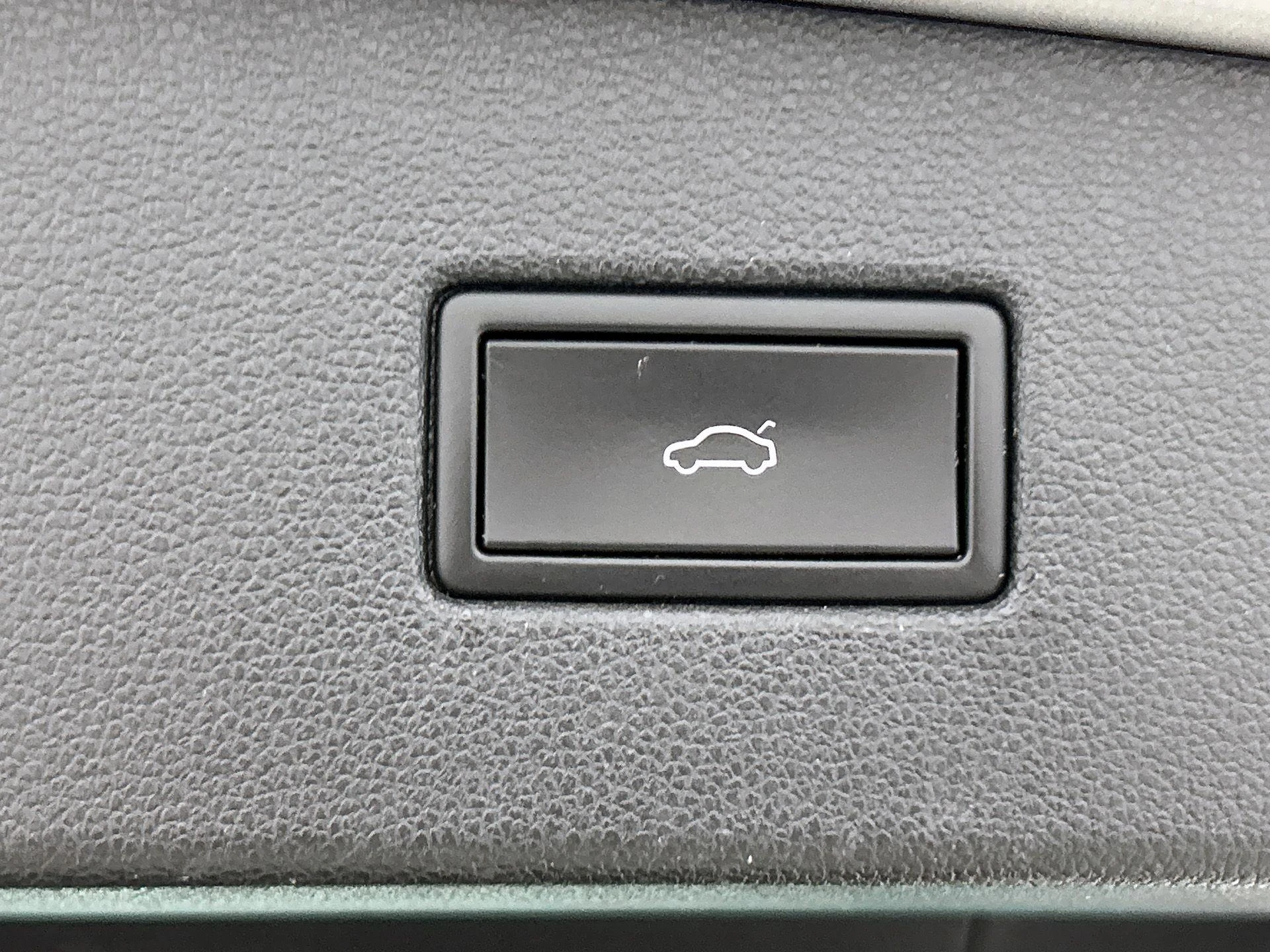 Volkswagen-Tiguan-image-18
