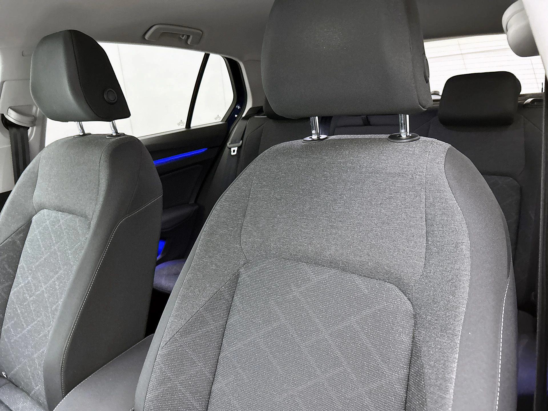 Volkswagen-Golf-image-10