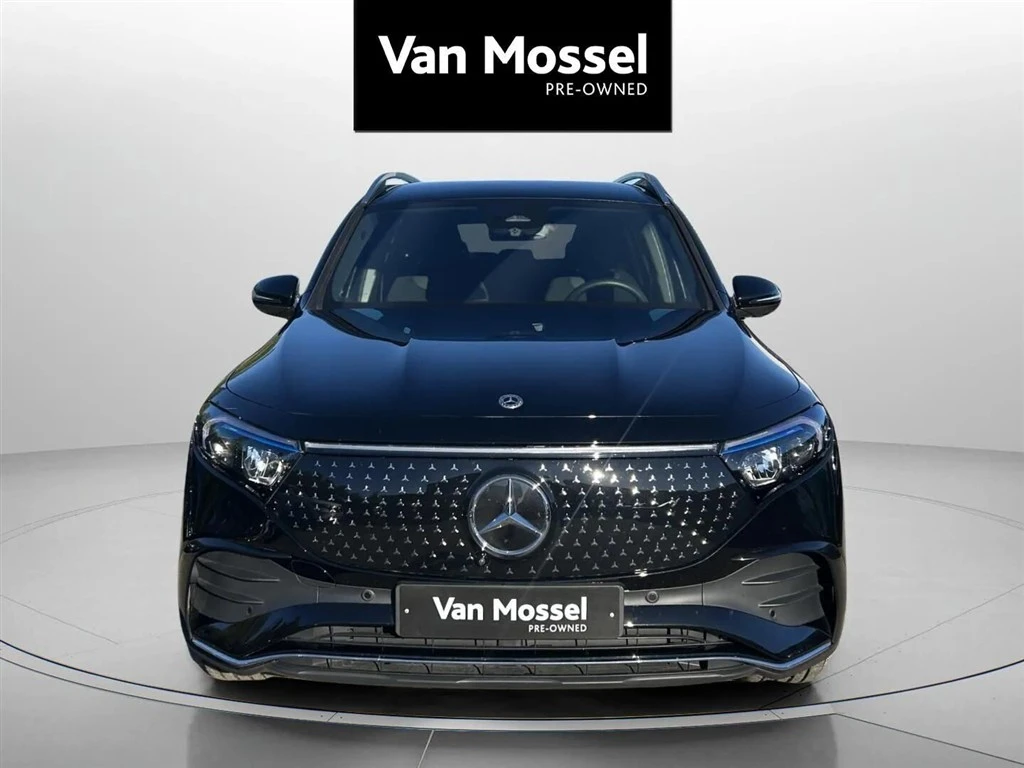 Mercedes-Benz-EQB-image-1