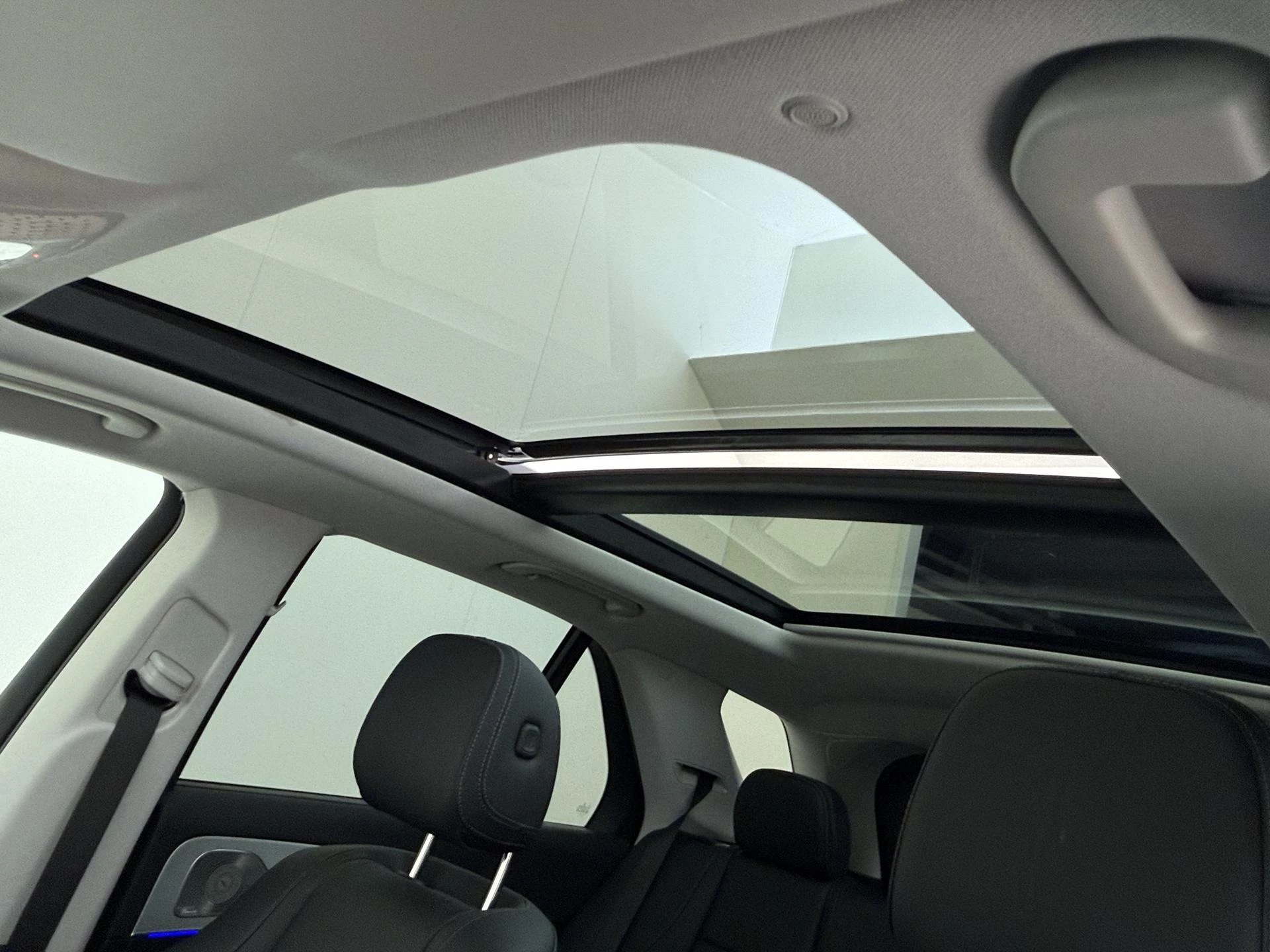 Mercedes-Benz-GLE-image-28