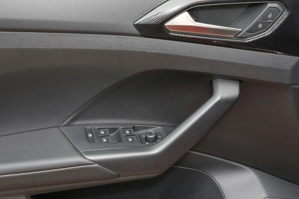 Volkswagen-T-Cross-image-16