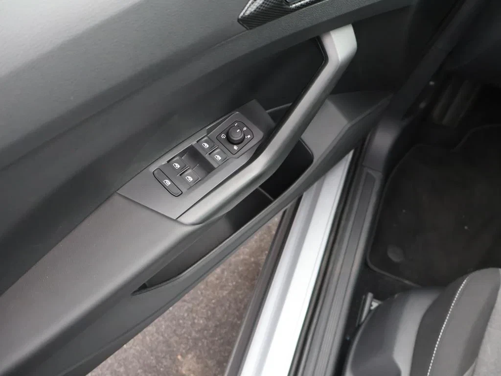 Volkswagen-T-Cross-image-13