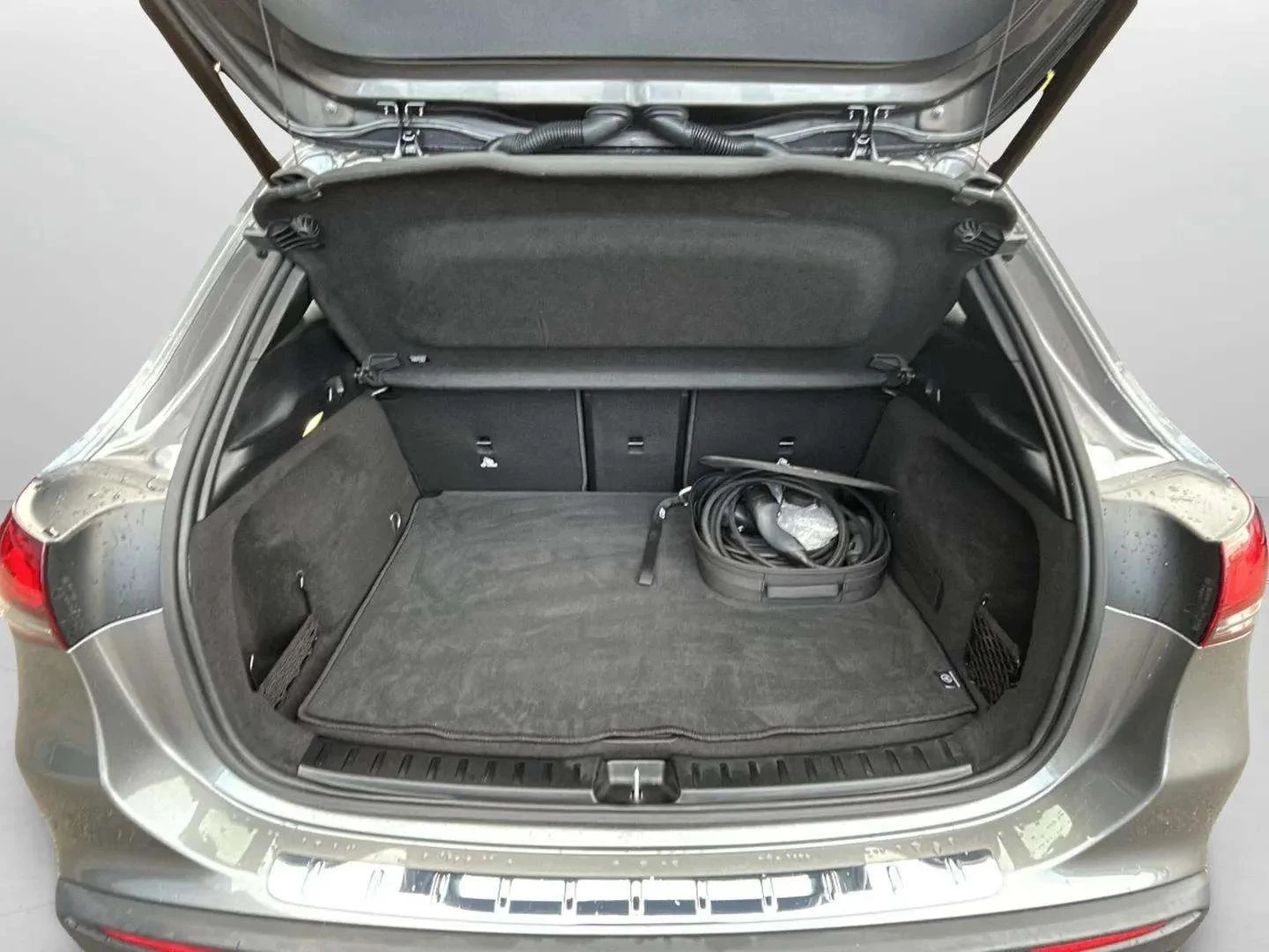 Mercedes-Benz-EQA-image-19