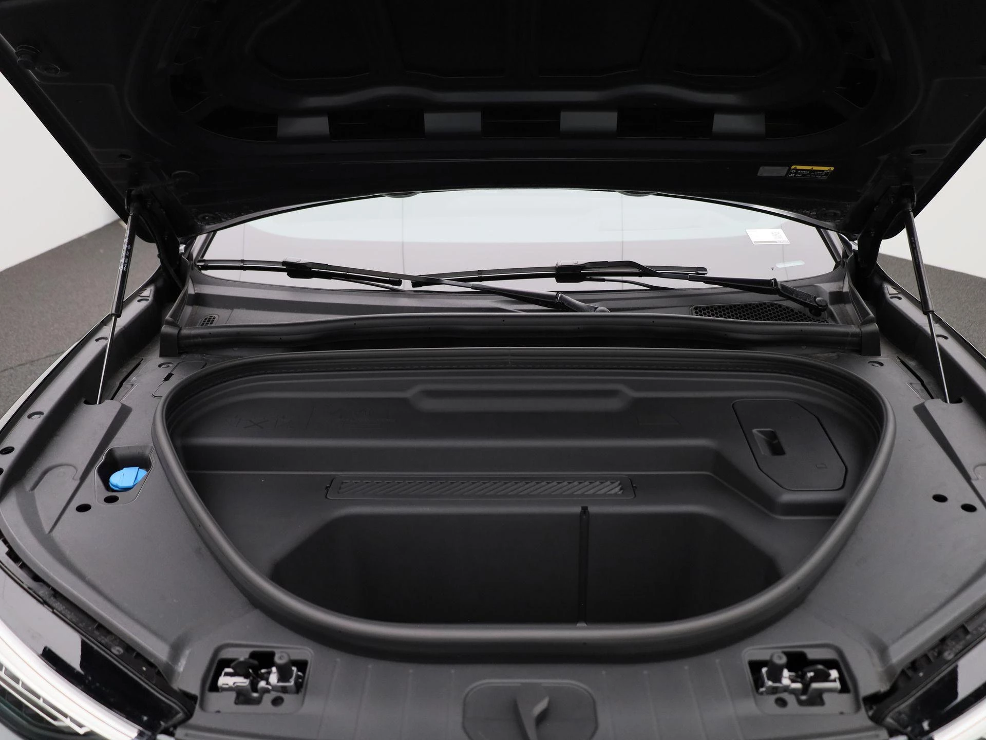 Audi-Q6 e-tron-image-57