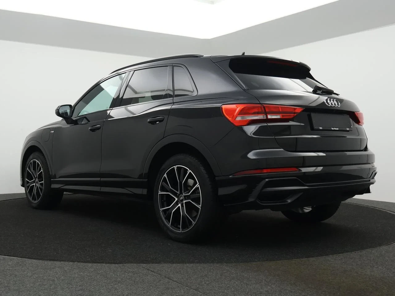 Audi-Q3-image-1