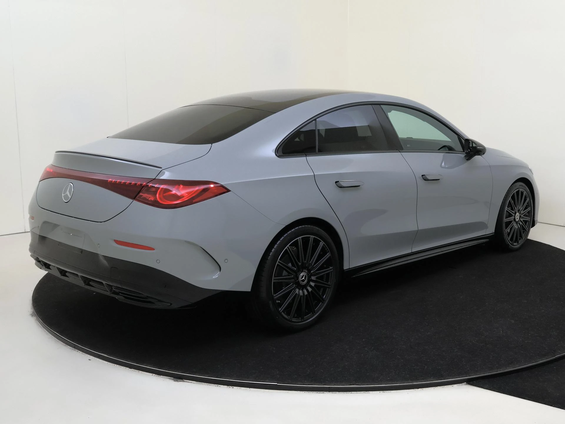Mercedes-Benz-CLA-image-3