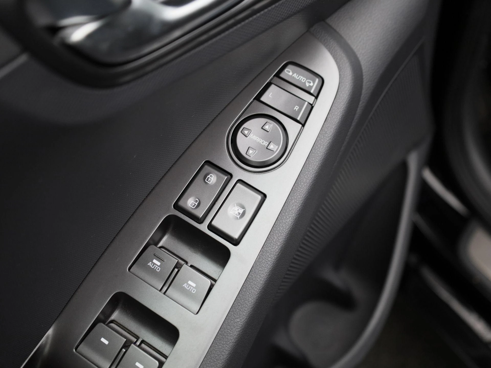 Hyundai-IONIQ-image-31