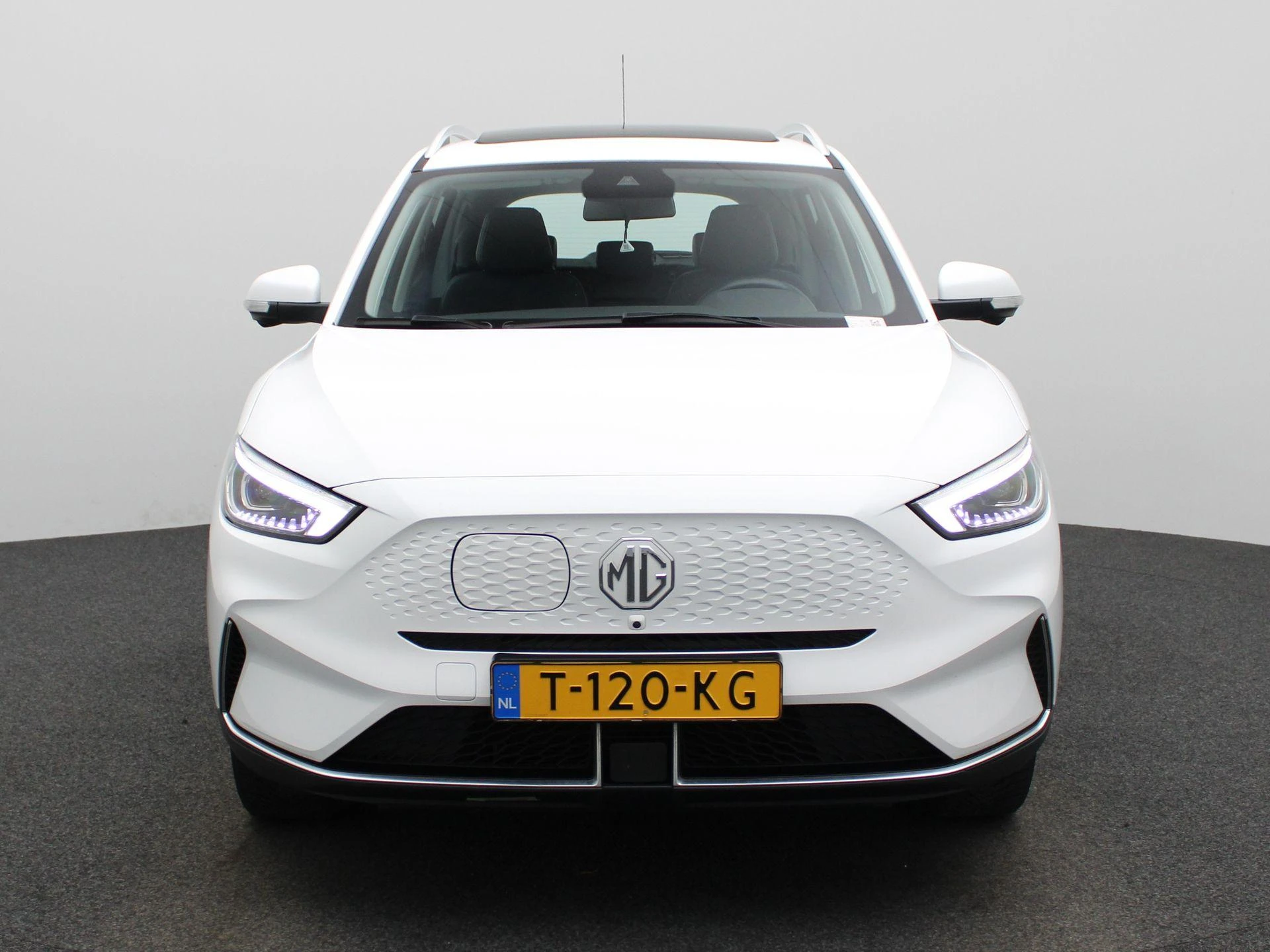 MG-ZS EV-image-2