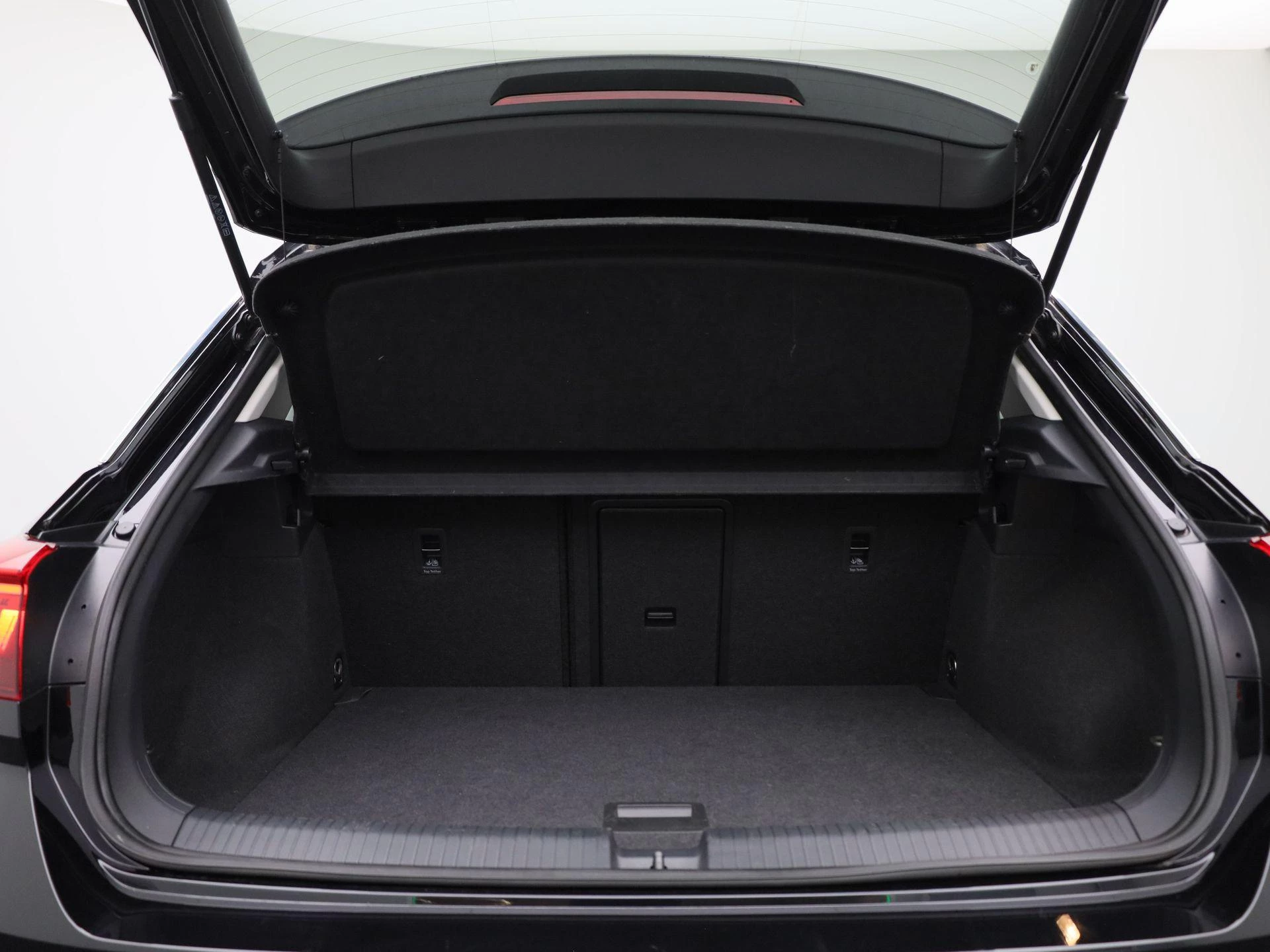 Volkswagen-T-Roc-image-13