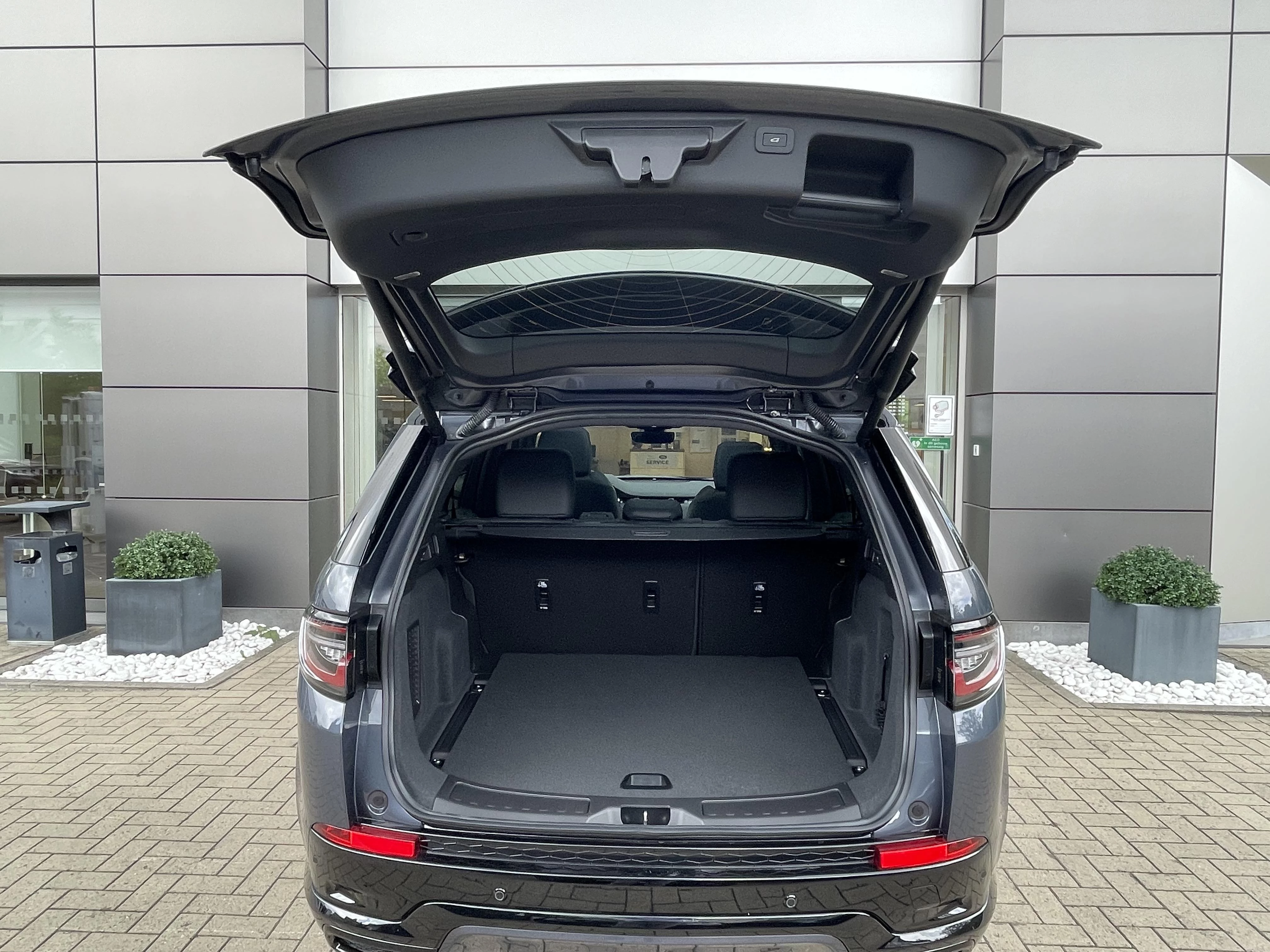 Land Rover-Discovery Sport-image-4