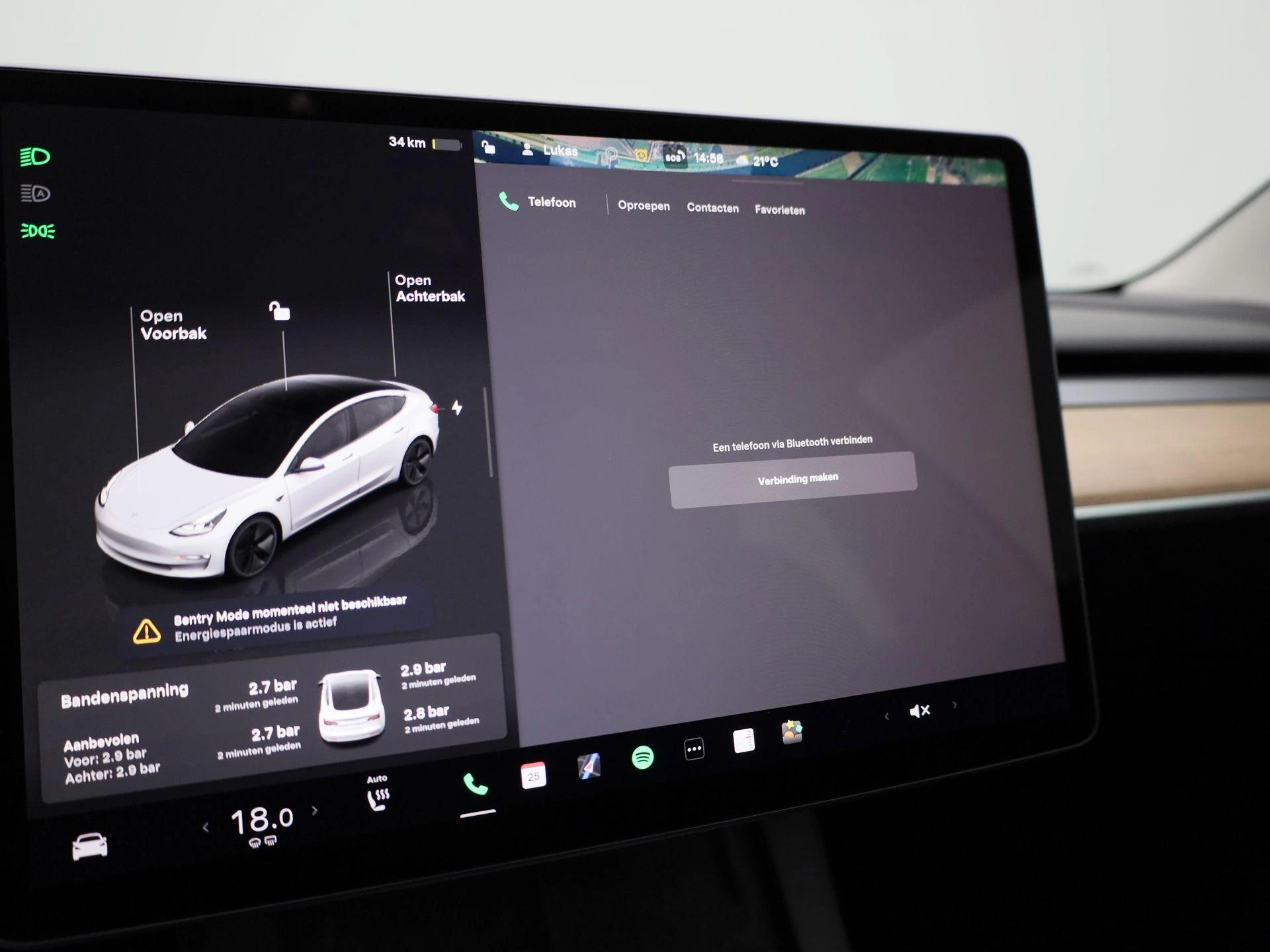 Tesla-Model 3-image-22