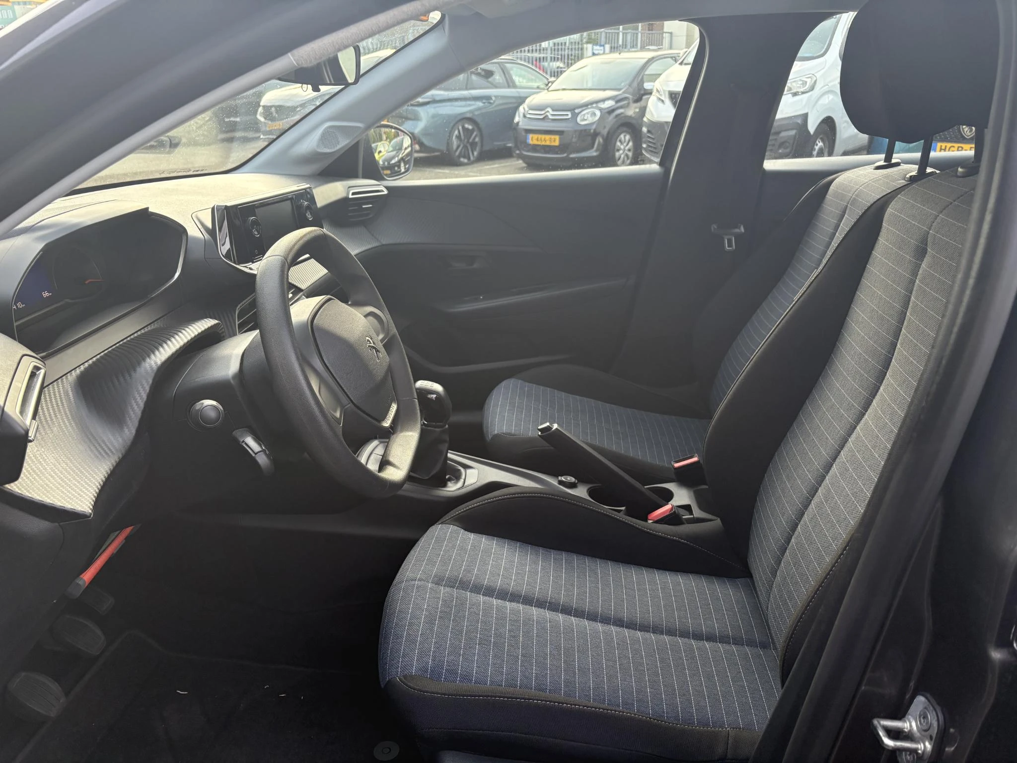 Peugeot-208-image-9