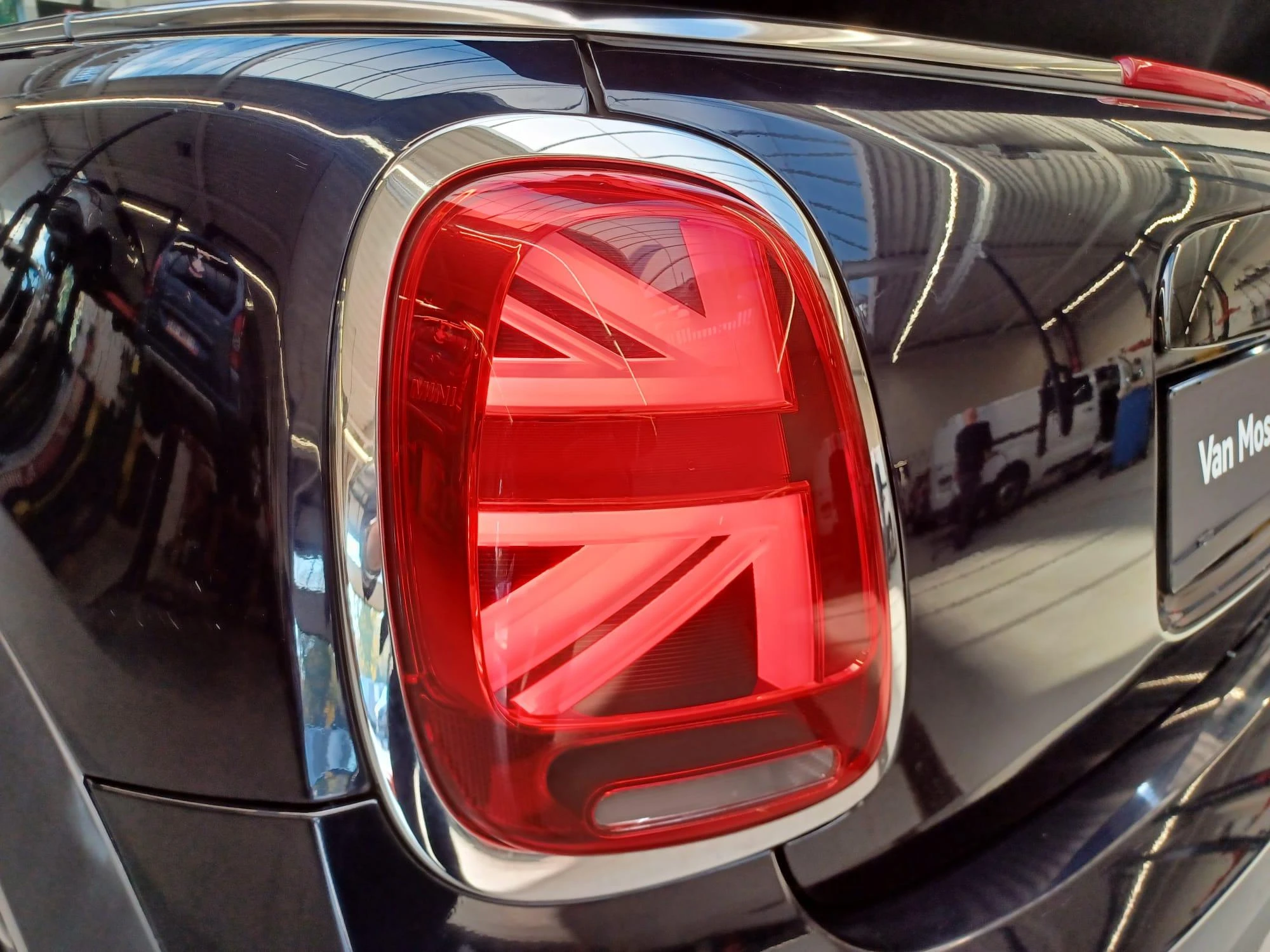 MINI-Cooper Cabrio-image-12