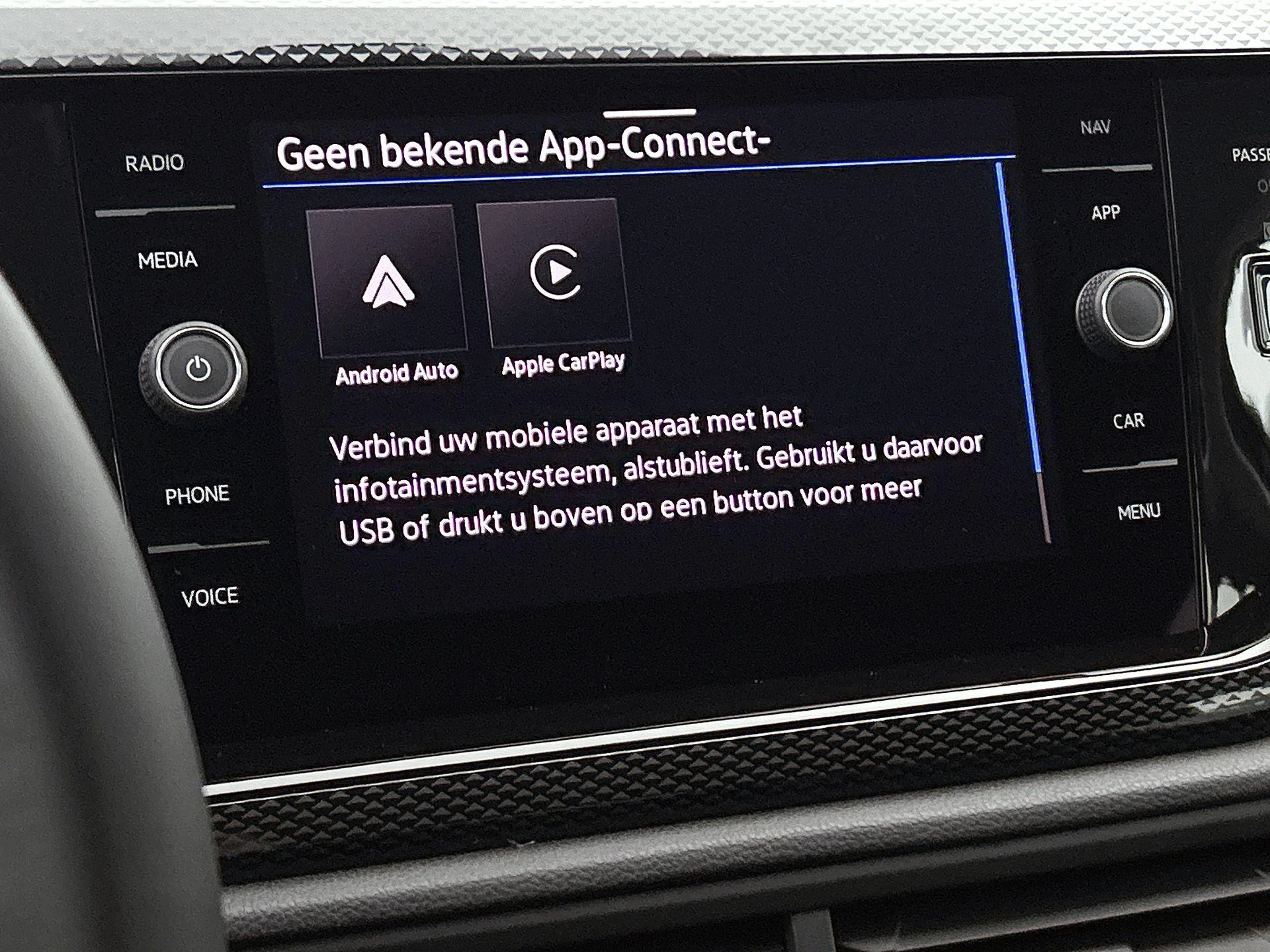 Volkswagen-Polo-image-16