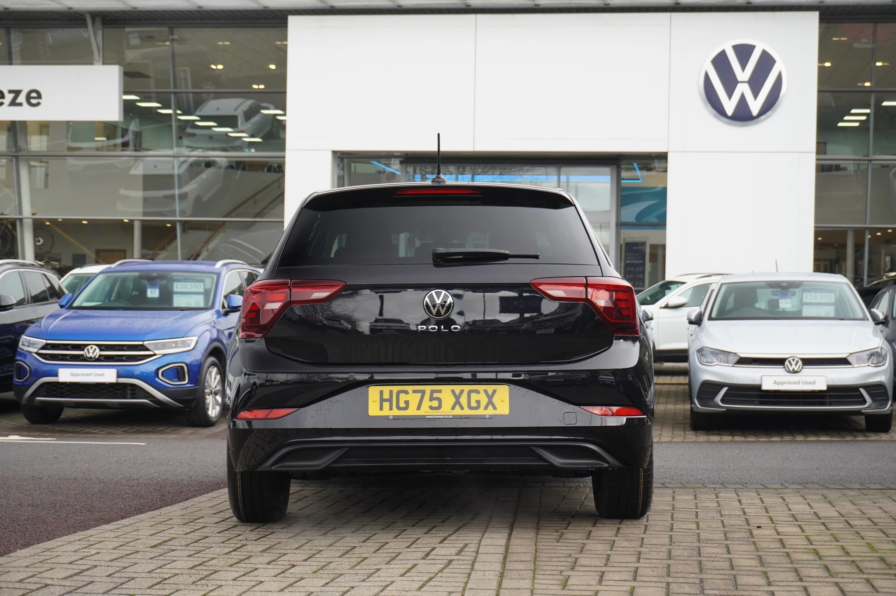 Volkswagen-Polo-image-12