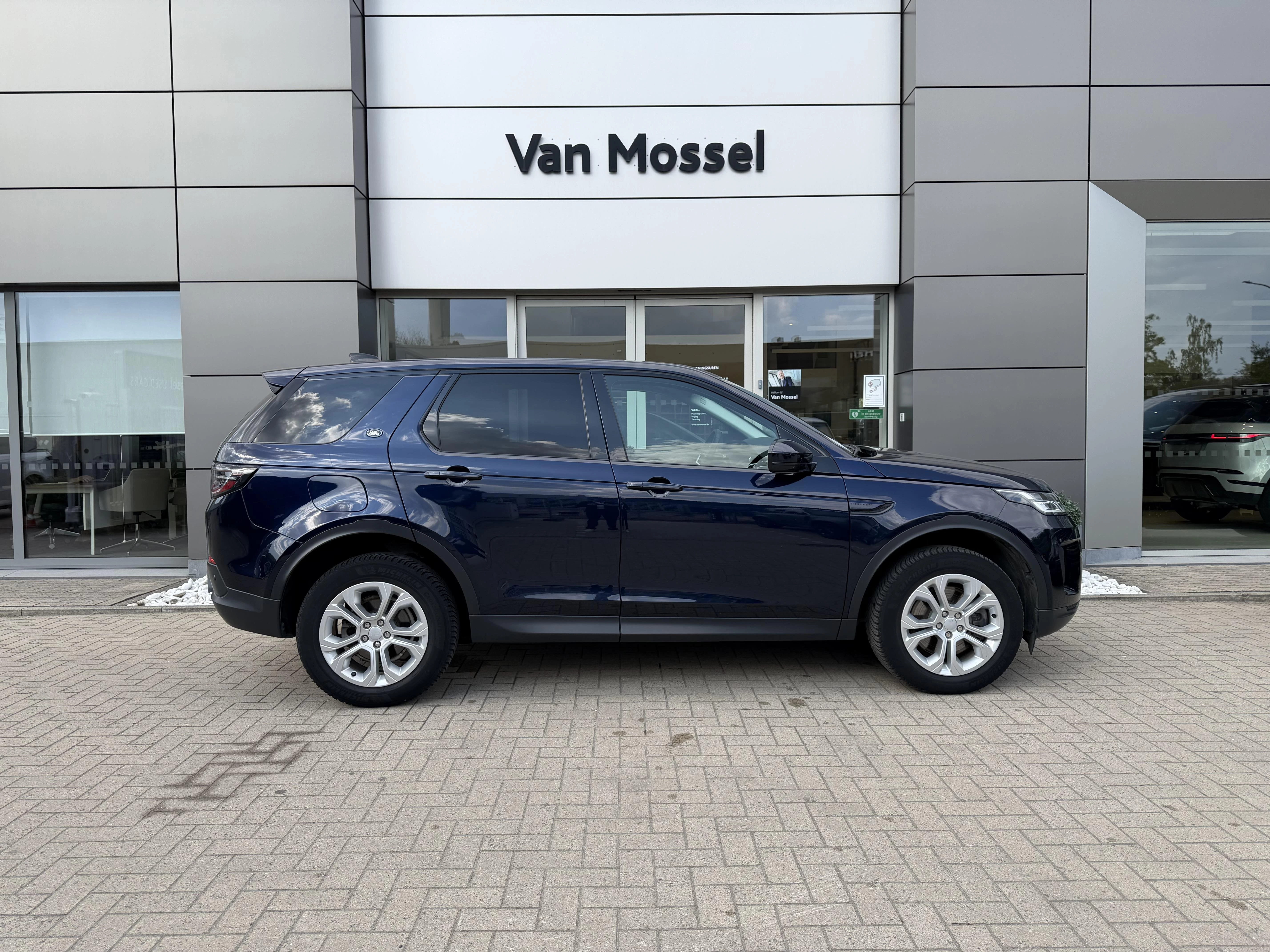 Land Rover-Discovery Sport-image-6