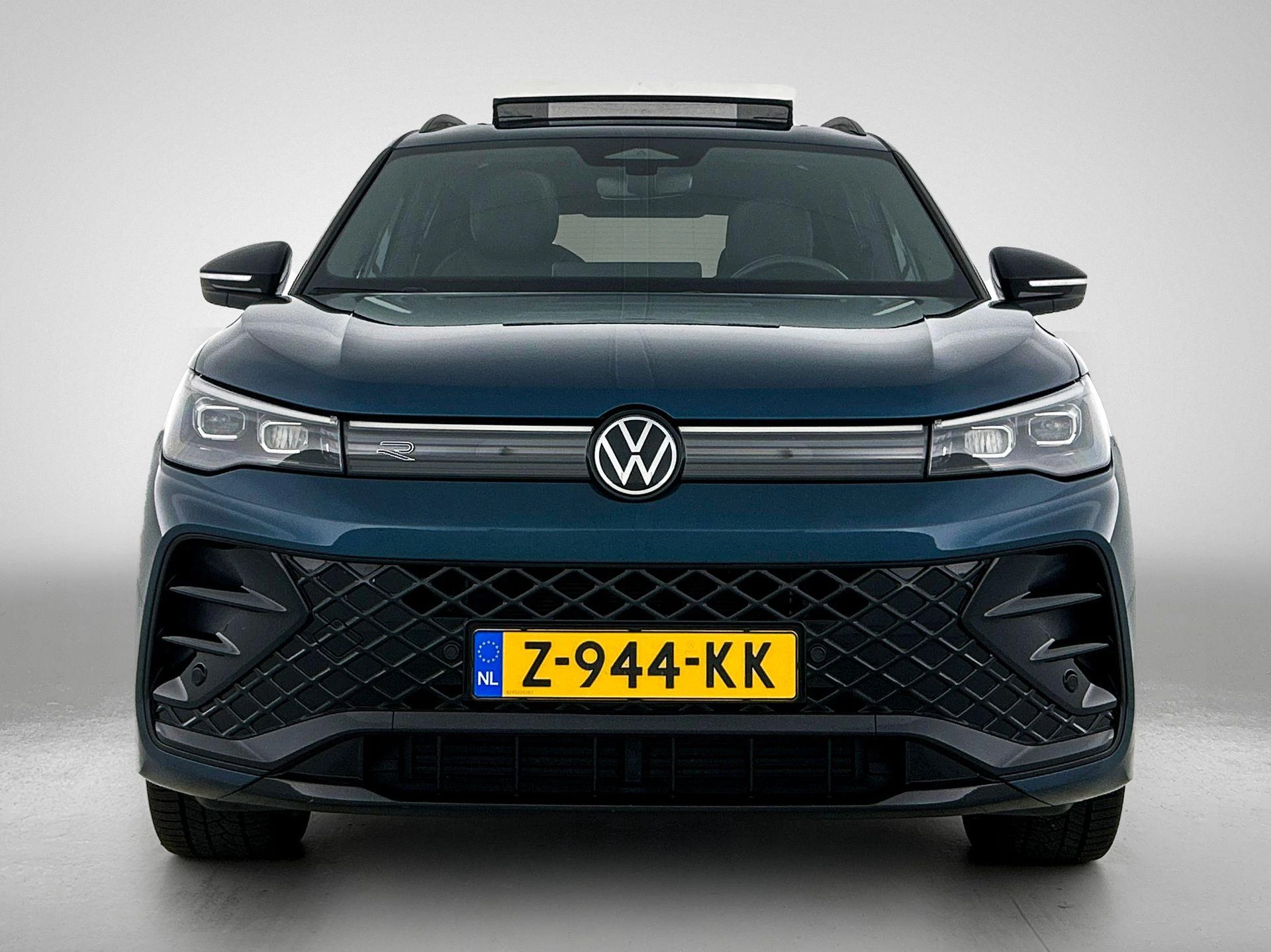 Volkswagen-Tiguan-image-4