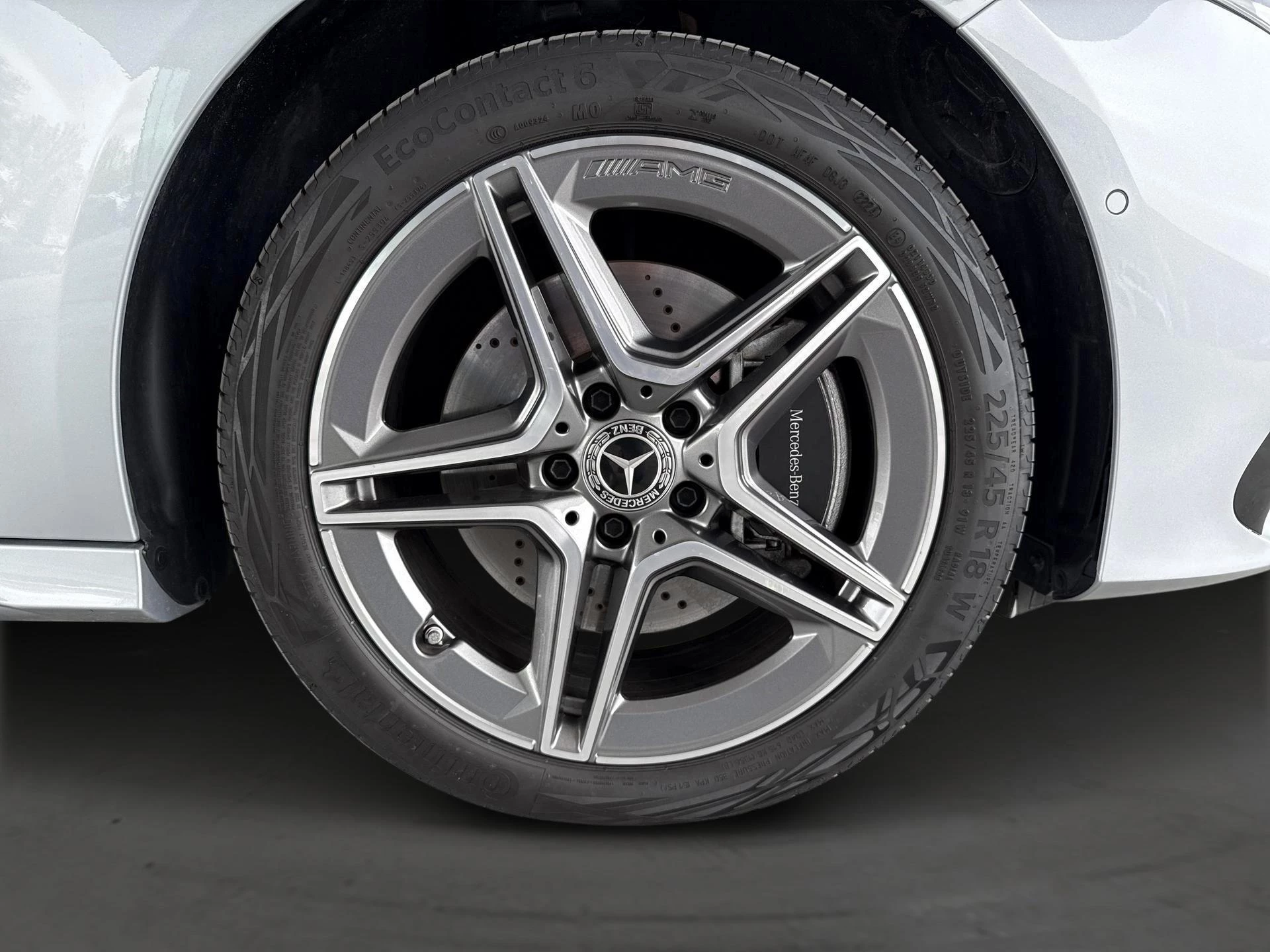 Mercedes-Benz Classe A 250 e AMG Line - TREKHAAK - MULTIBEAM LED - CARPLAY - 360° CAMERA