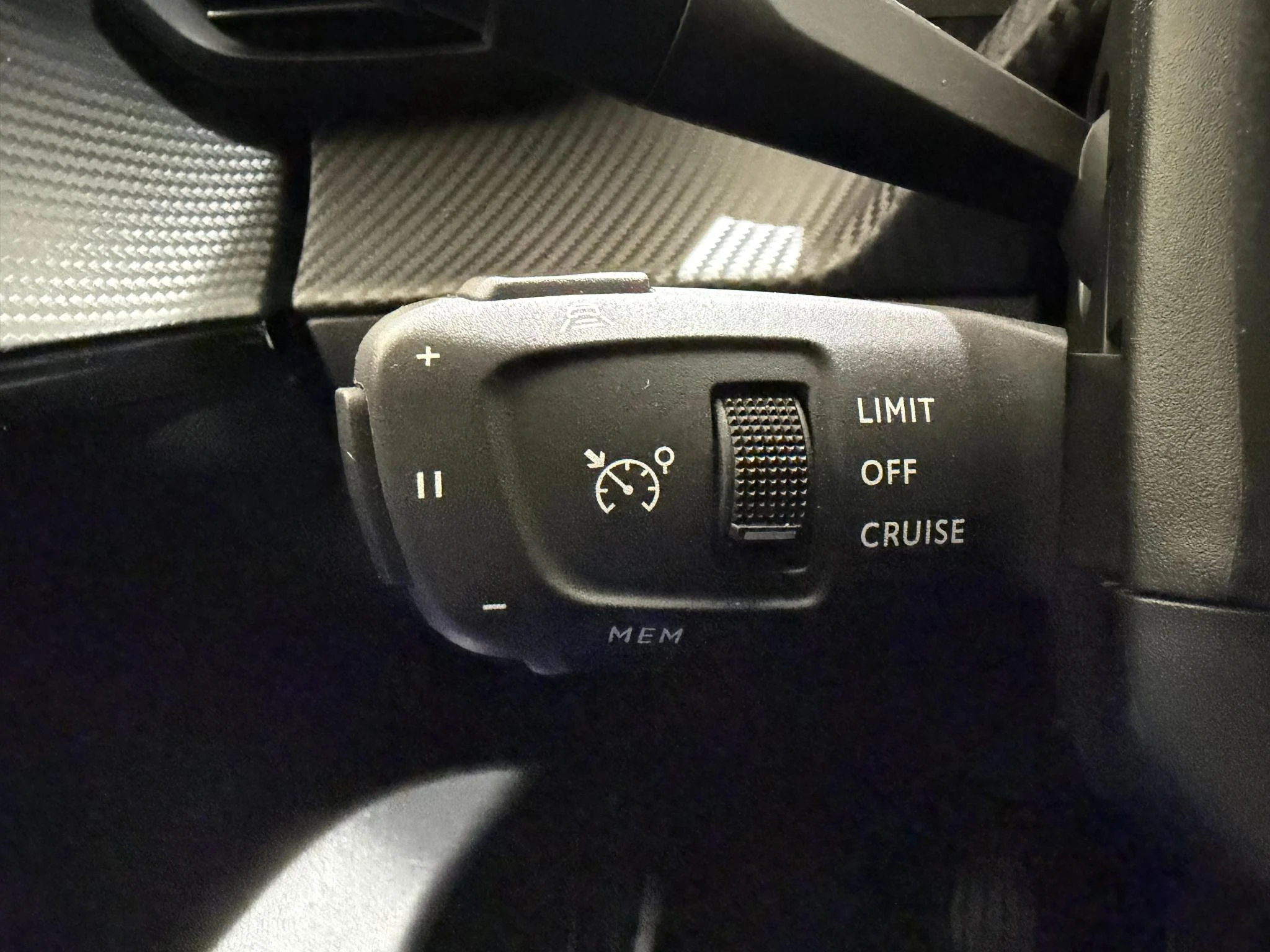 Peugeot-208-image-15
