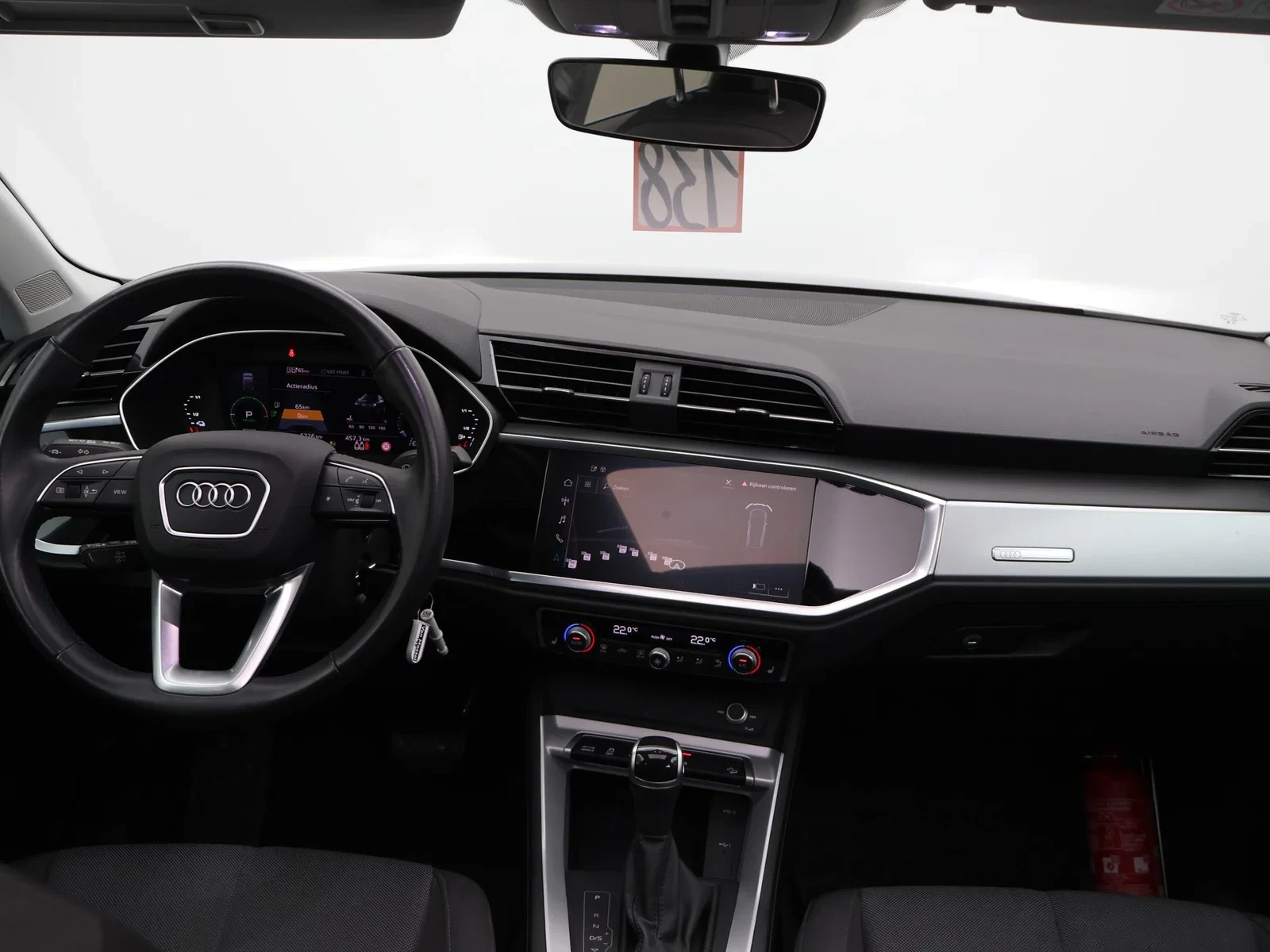 Audi Q3 PHEV Audi Q3 S line 45TFSIe PHEV 245PK *PANO DAK*NAVI*APP CONNECT*ZETELVERWARMING*CRUISE*PDC*DIGITAL DASH
