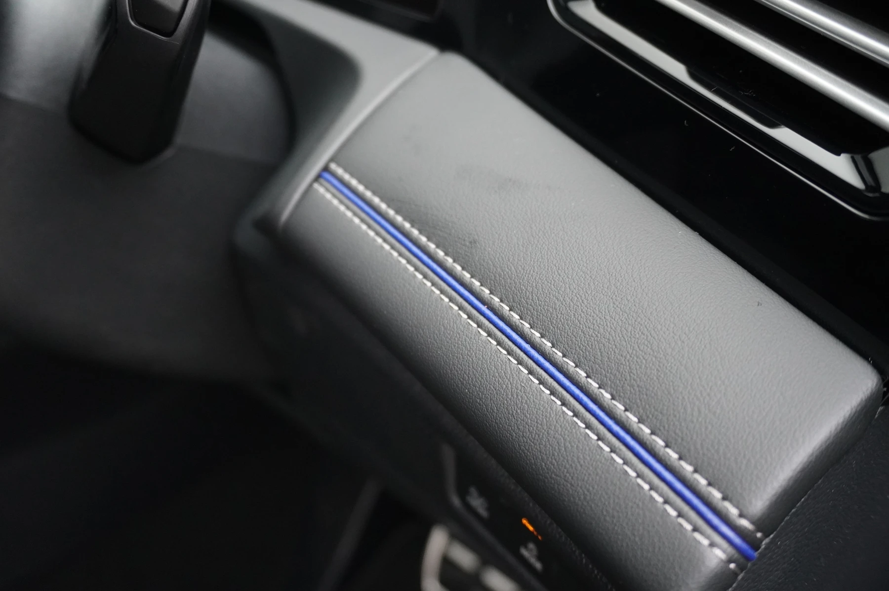 Volkswagen-Tiguan-image-34