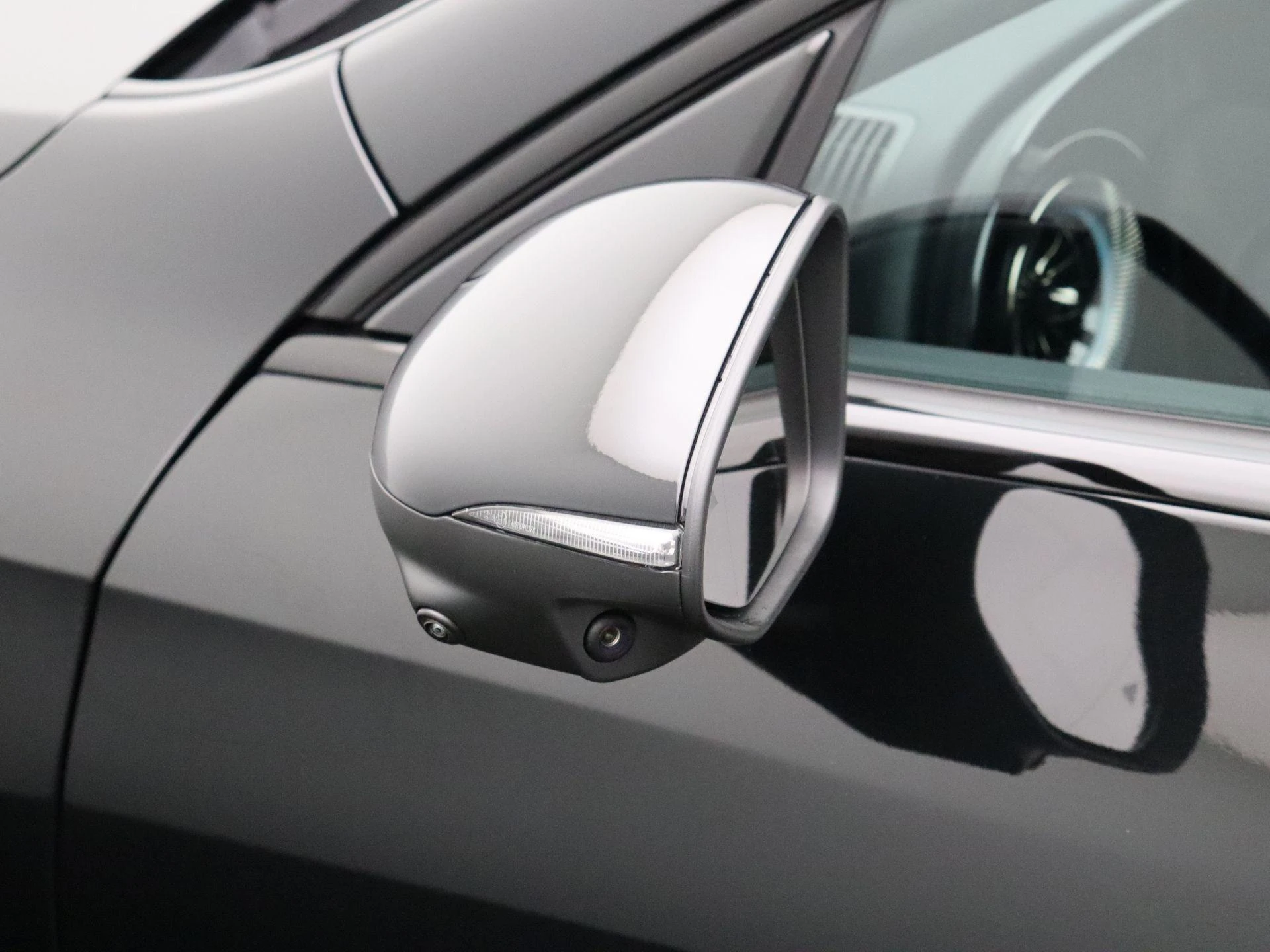 Mercedes-Benz-CLA-image-7