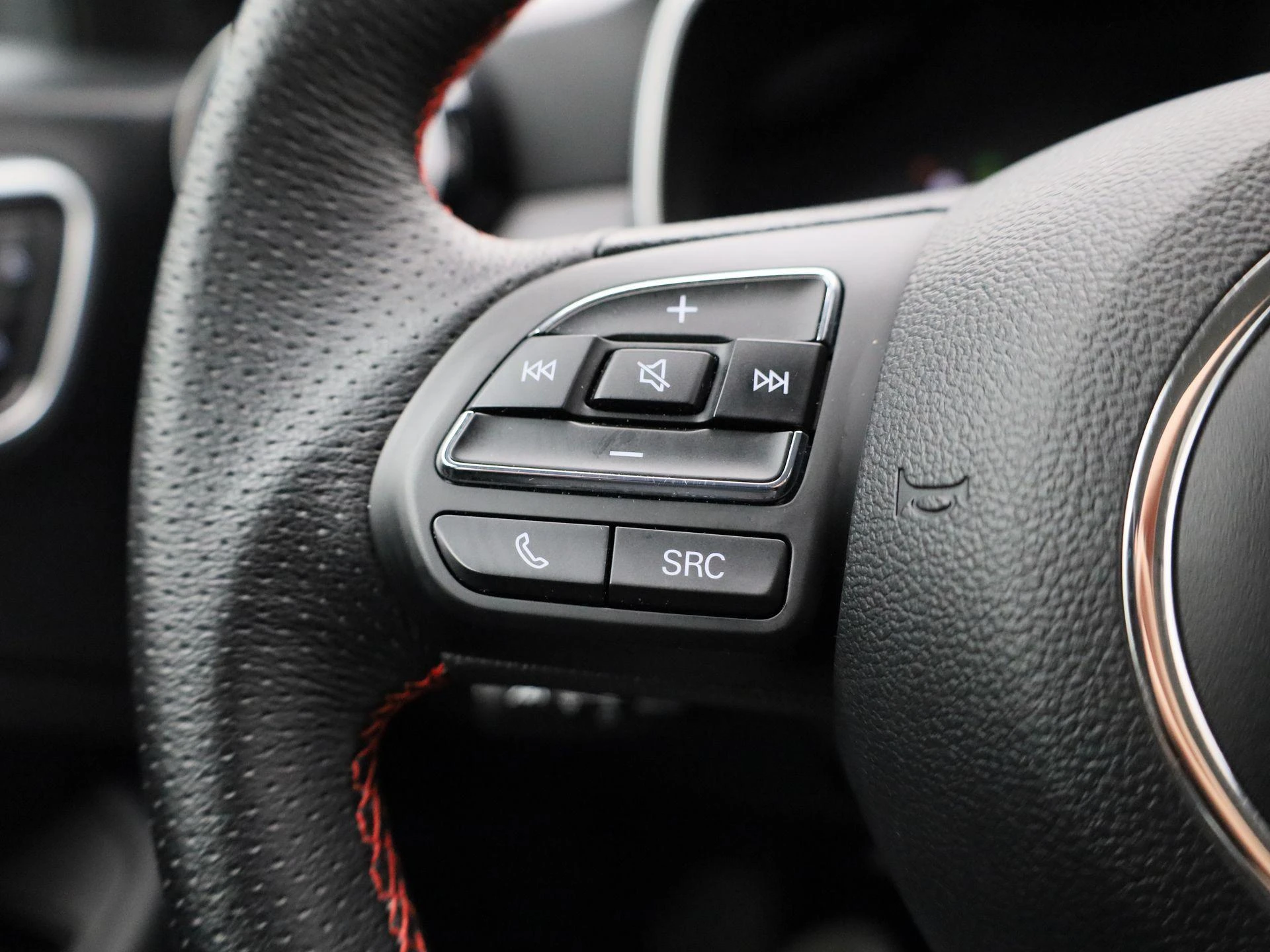 MG-ZS-image-19