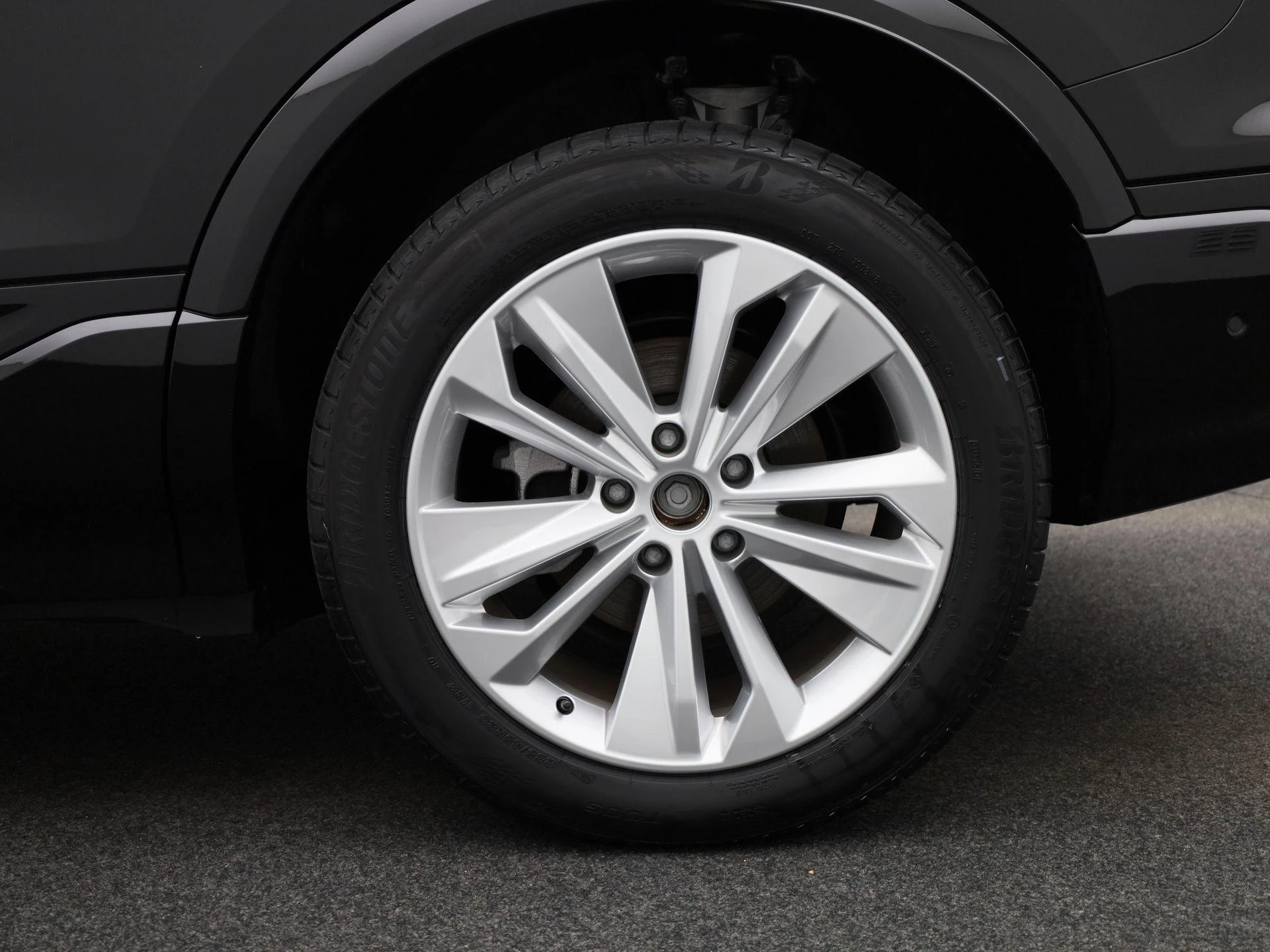 Audi-Q6 e-tron-image-12