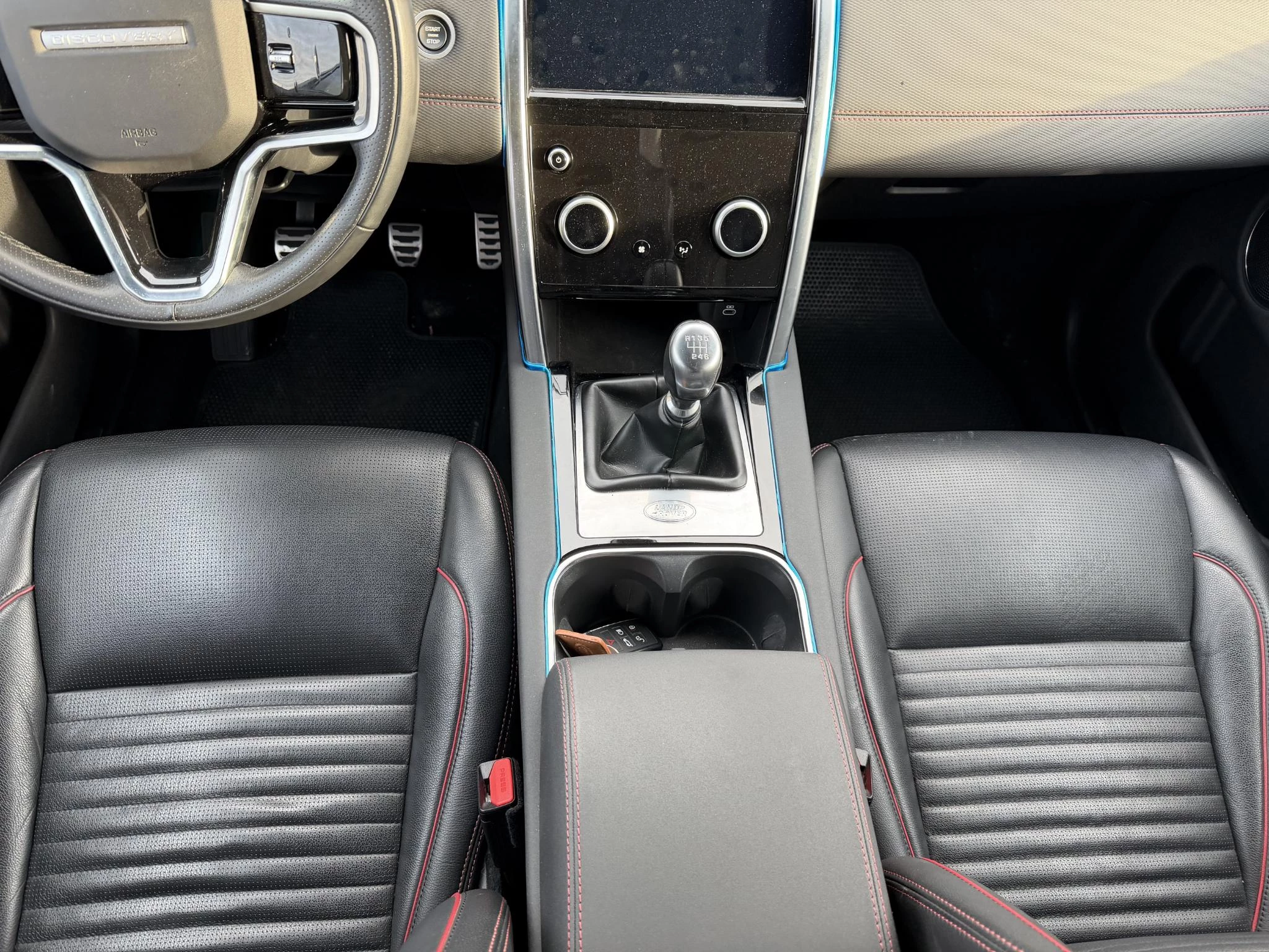 Land Rover Discovery Sport + LEDER + TREKHAAK + PANO DAK +